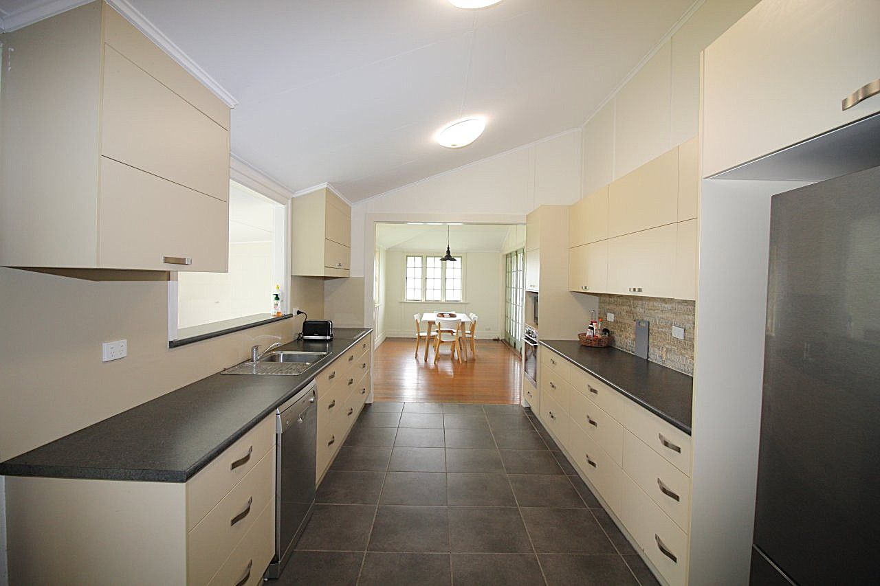24 Rainbow Road, CHARTERS TOWERS CITY, QLD 4820