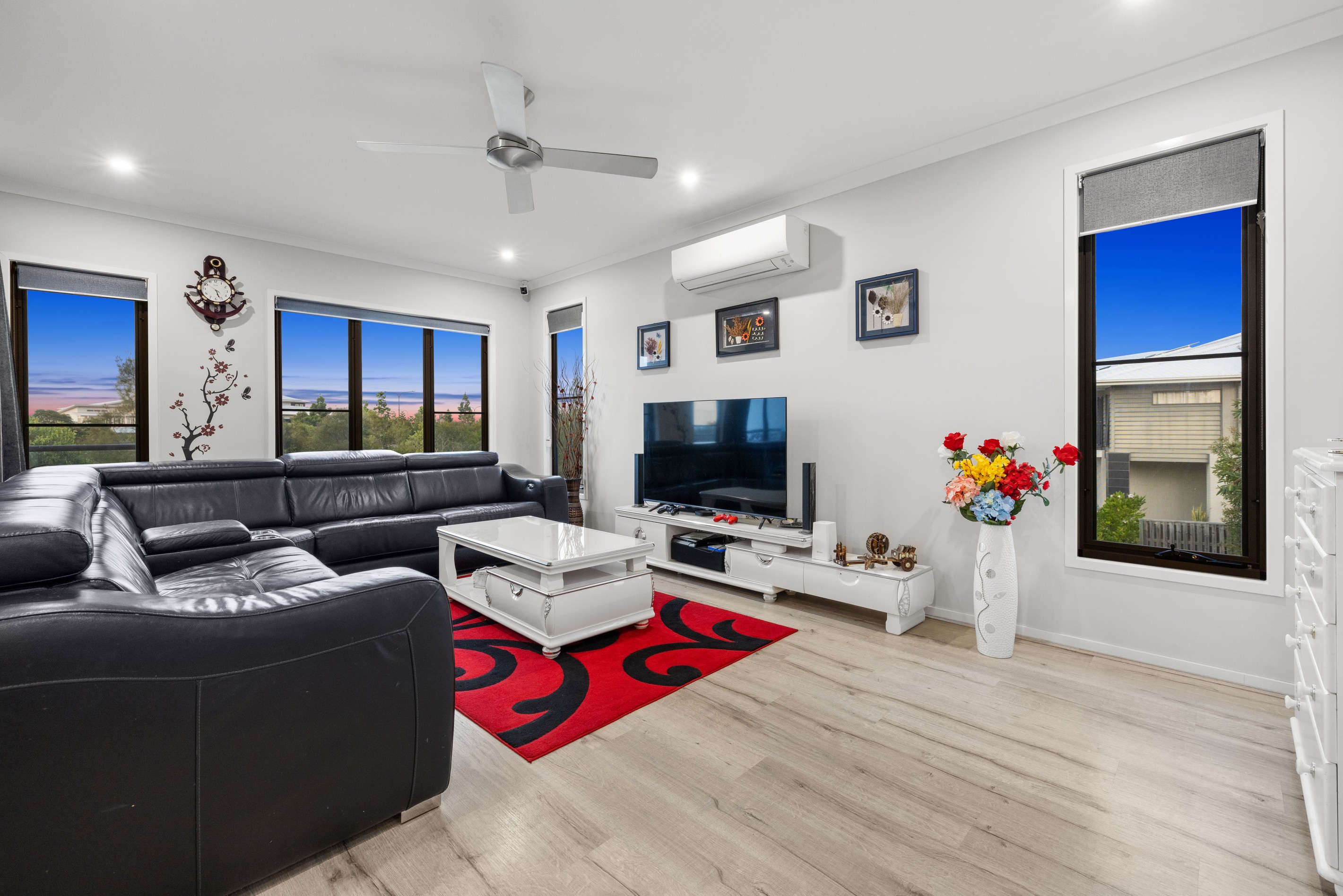 31 Steamer Way, SPRING MOUNTAIN, QLD 4300