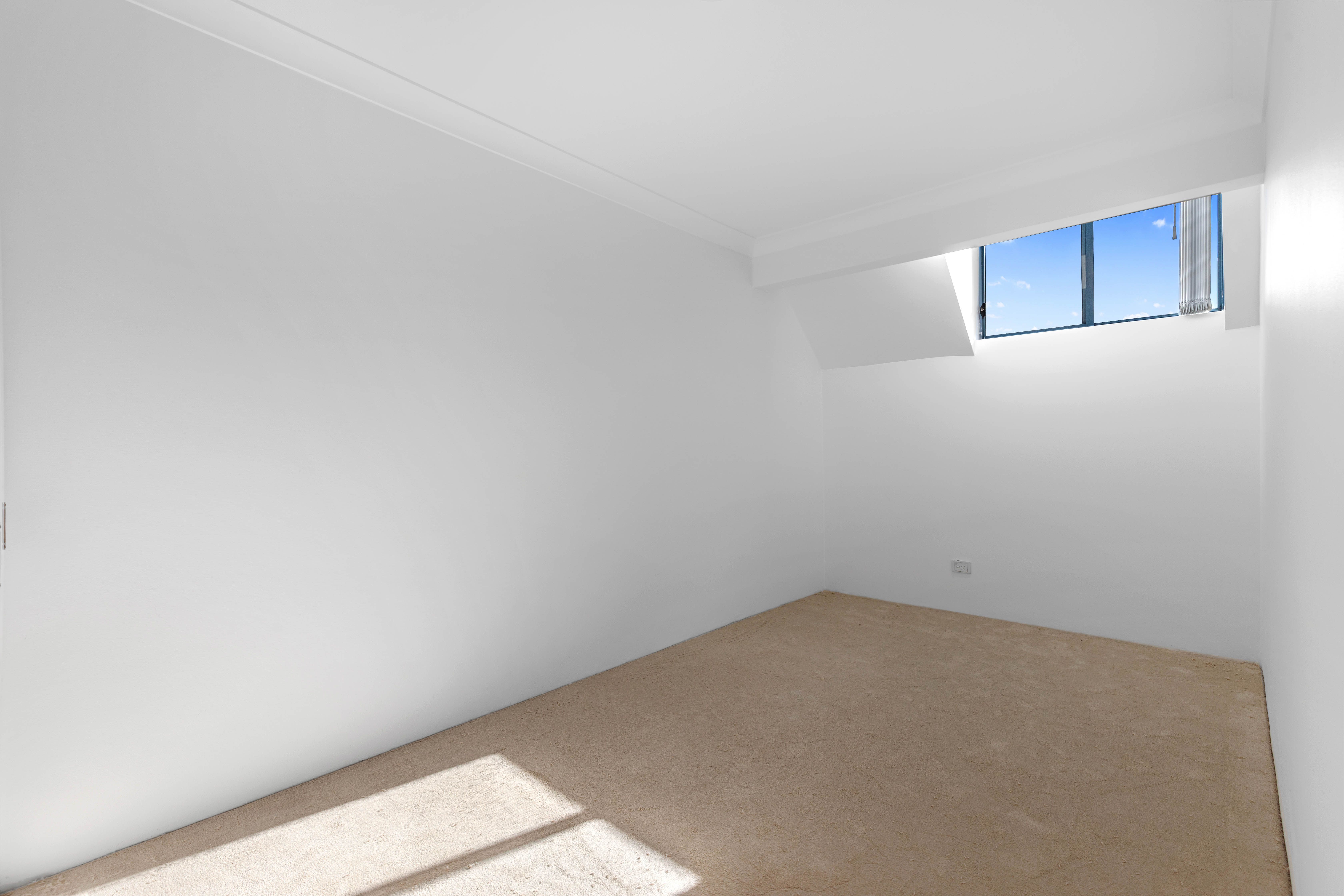 28/1 Hillcrest Avenue — photo 8 of 12