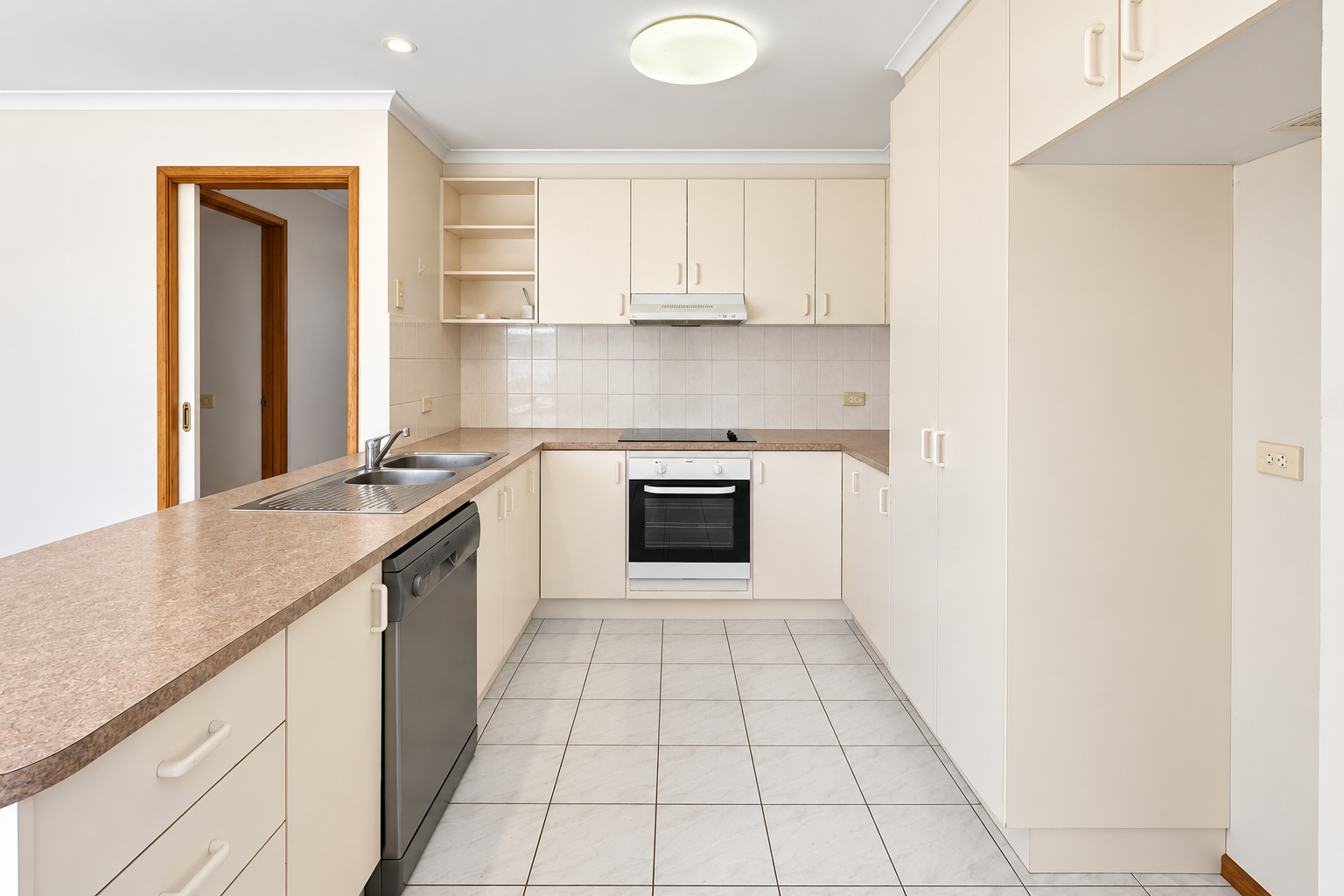 9 Hindle Street — photo 3 of 9