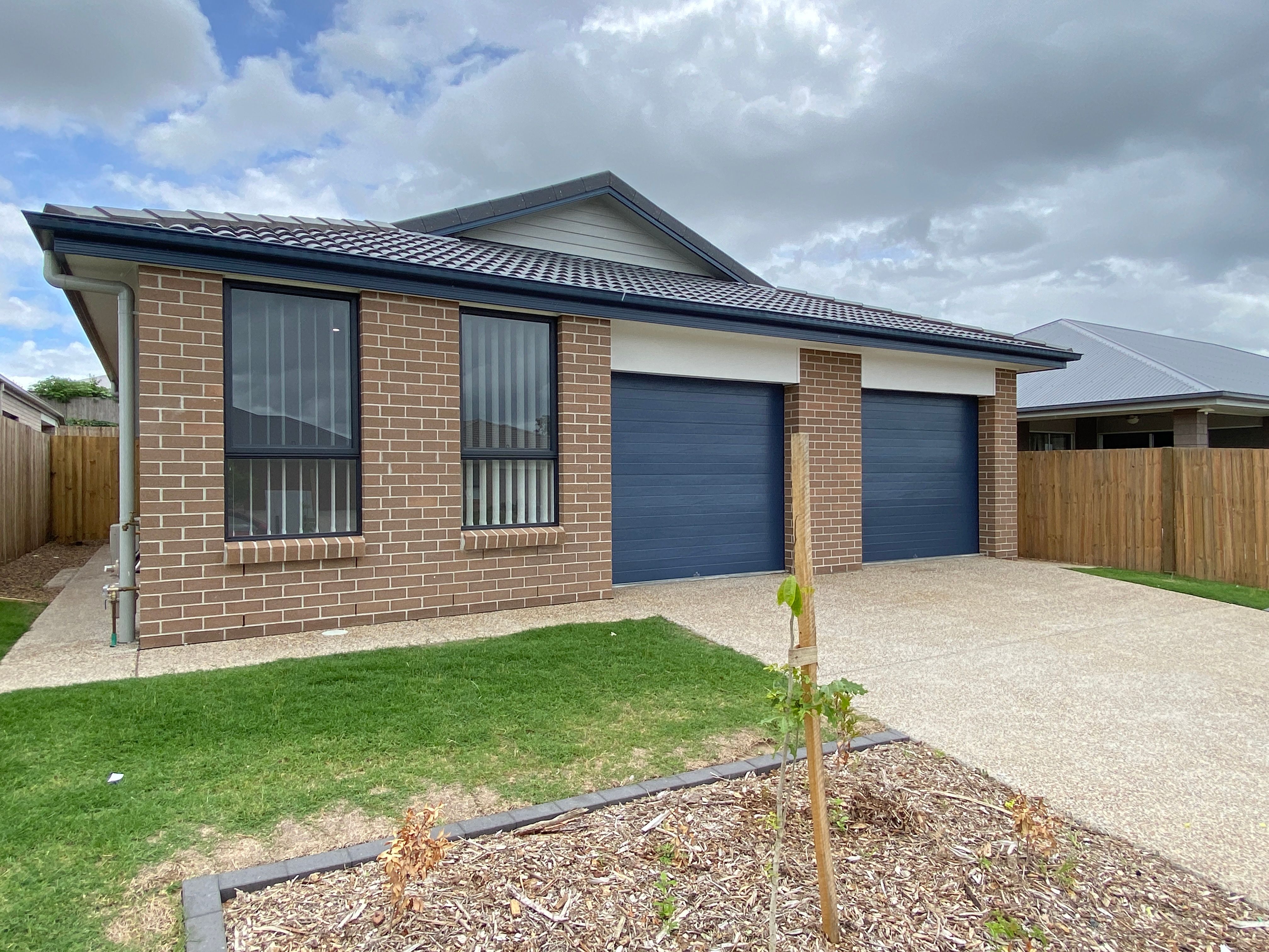 1/109 Mercy Circuit, Park Ridge, QLD 4125