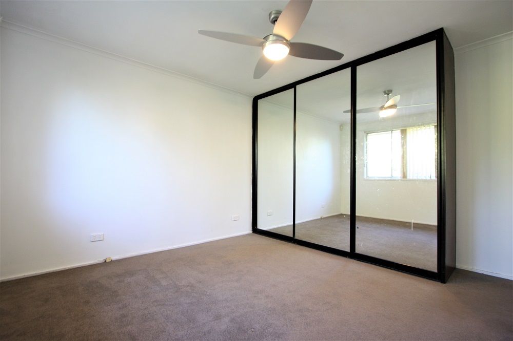 12 Emex Place, Macquarie Fields, NSW 2564