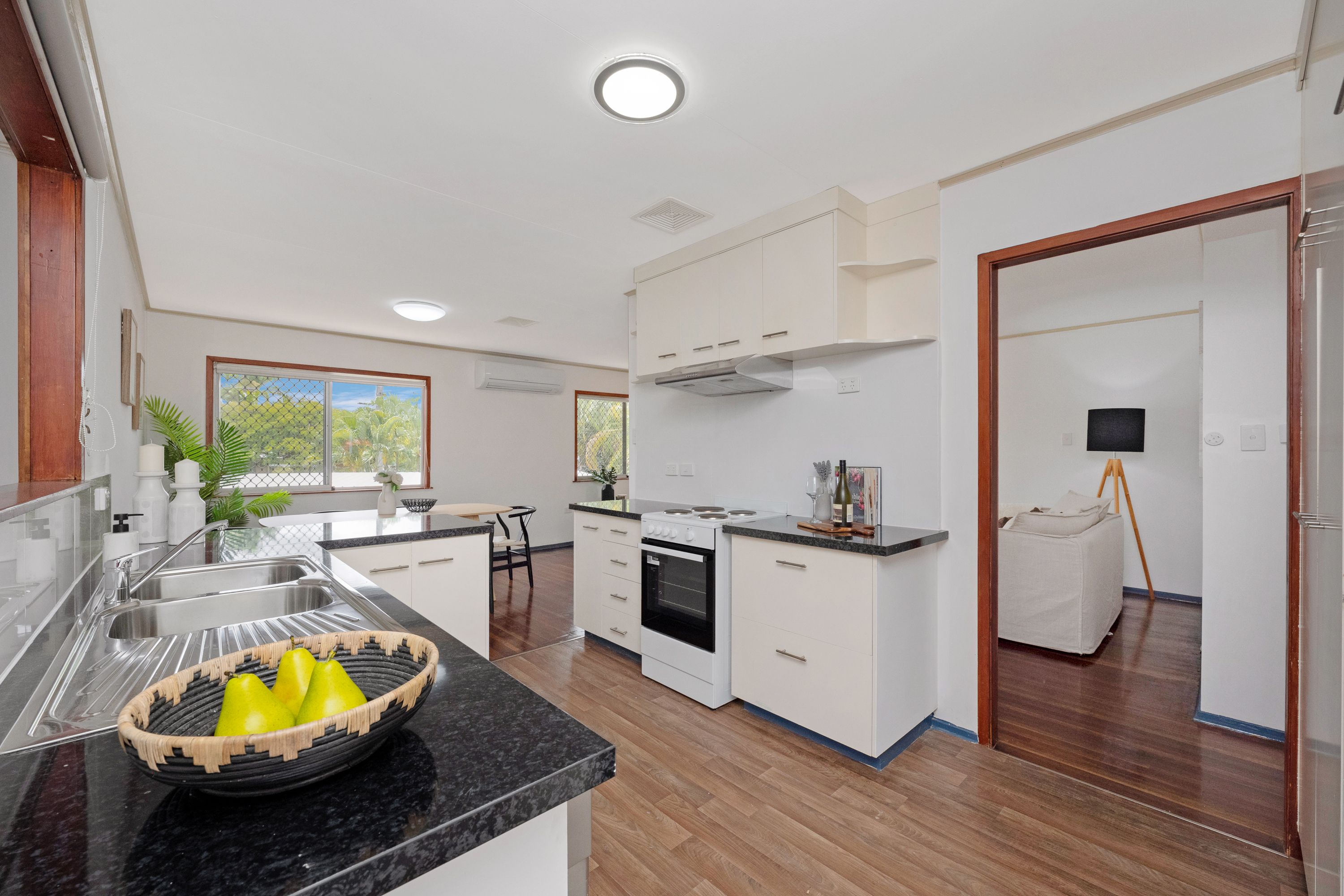 433 Fulham Road — photo 3 of 23