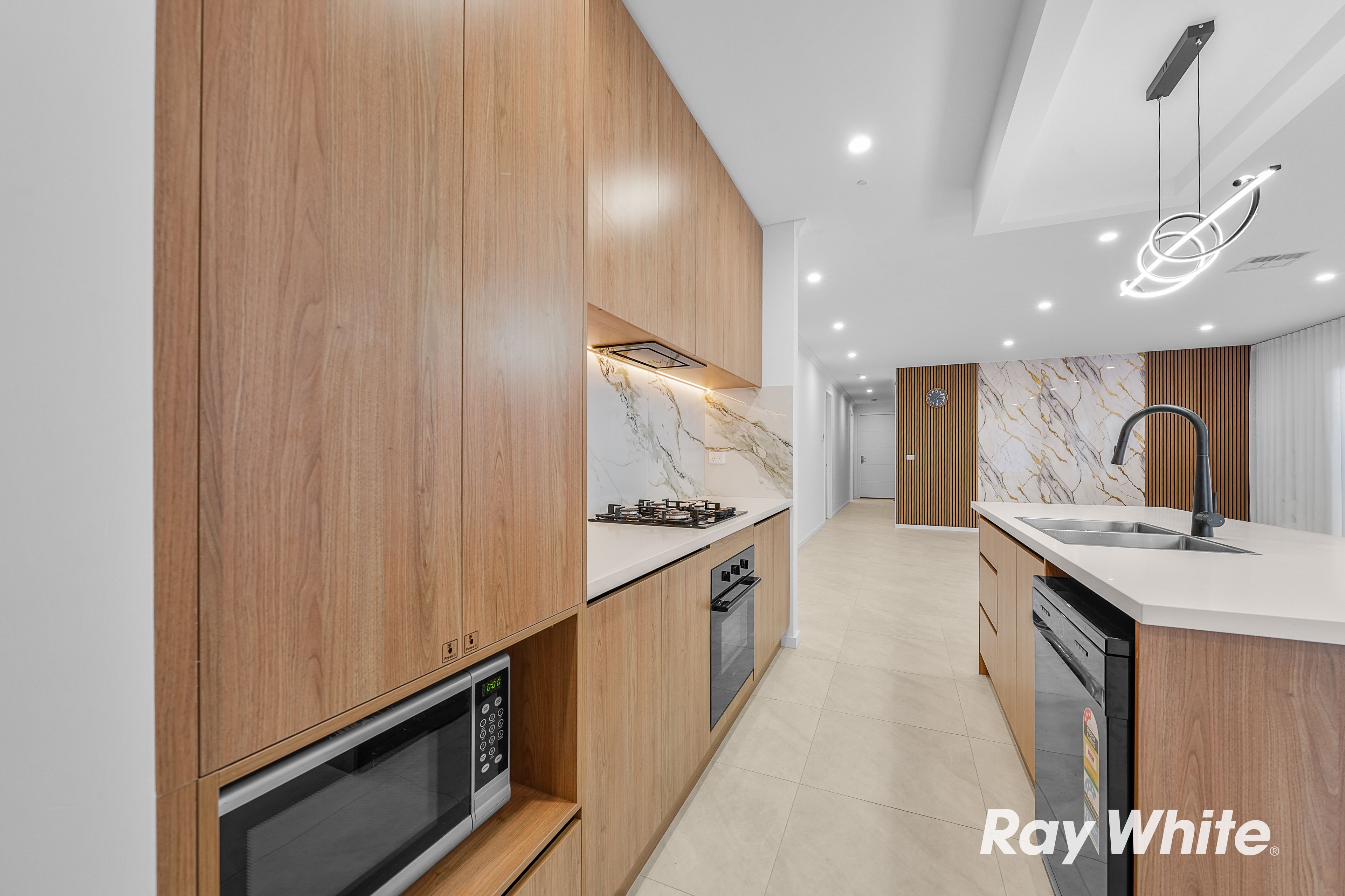 8 Columbus Road — photo 7 of 19