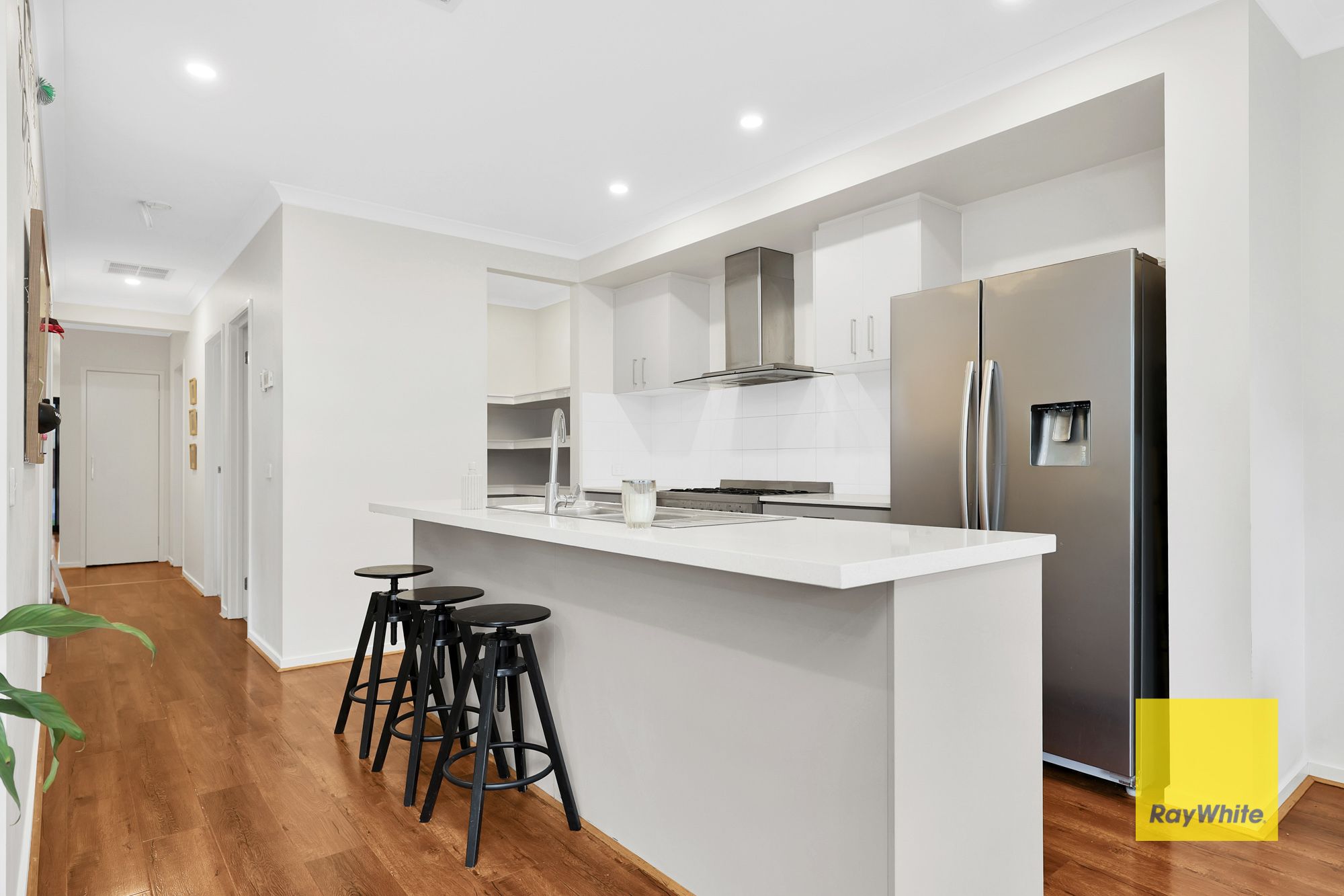 58 Ellscott Boulevard — photo 5 of 13