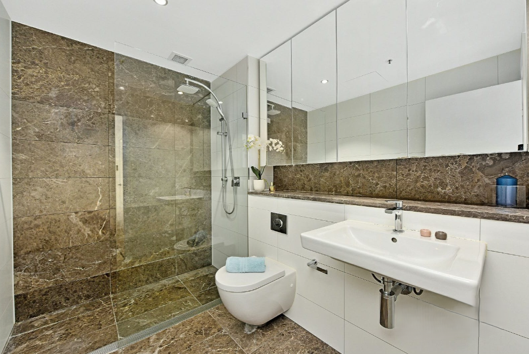 1808/63 Shoreline Drive — photo 4 of 5