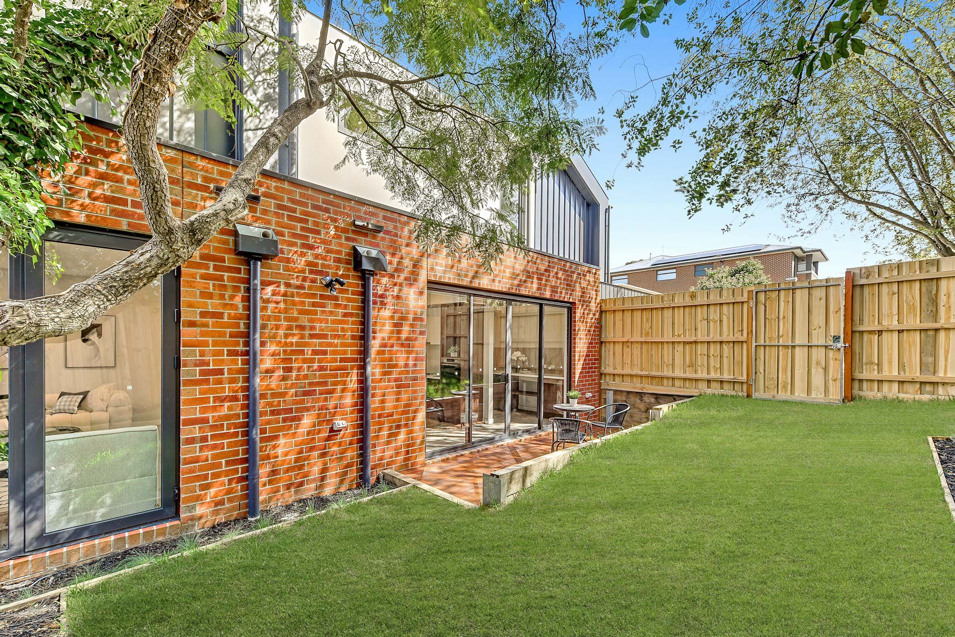 1& 2/397 Waverley Road — photo 17 of 19