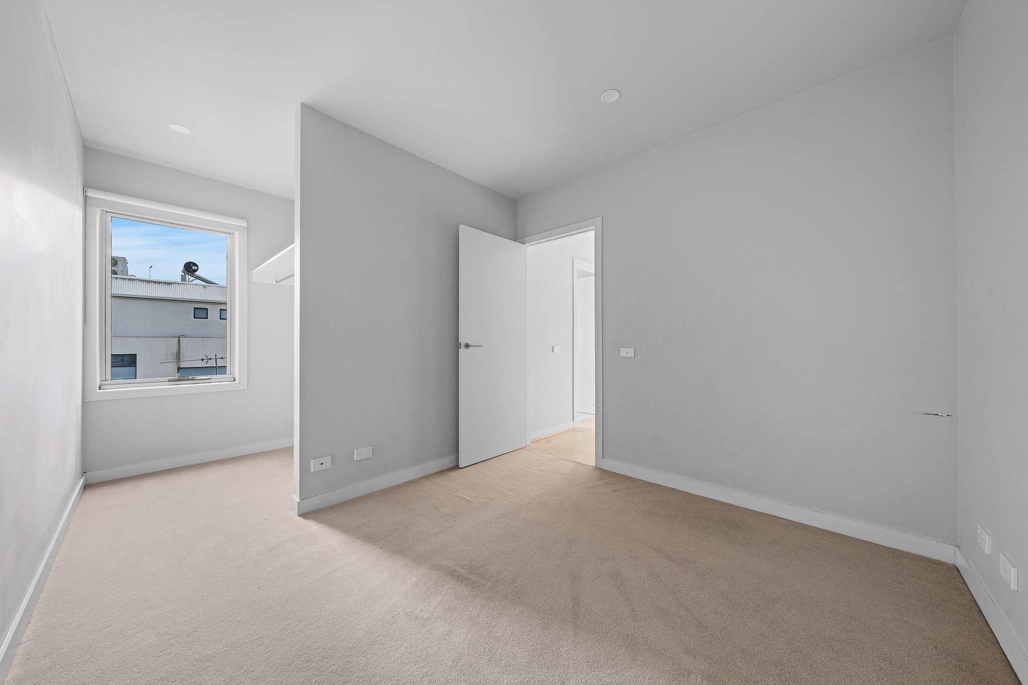 103/81 Thames Street — photo 7 of 14