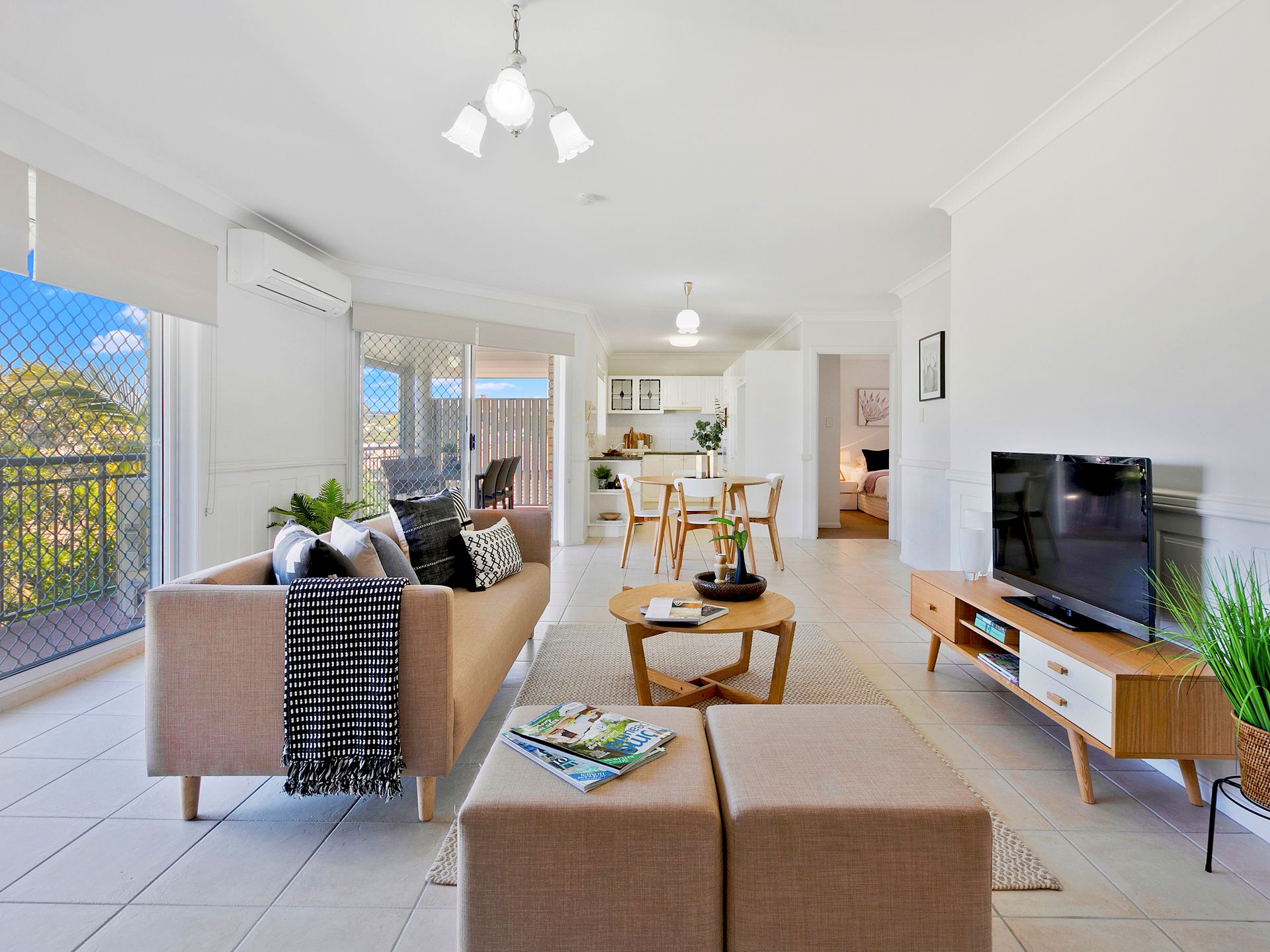 16 Nicklin Street, Coorparoo QLD 4151