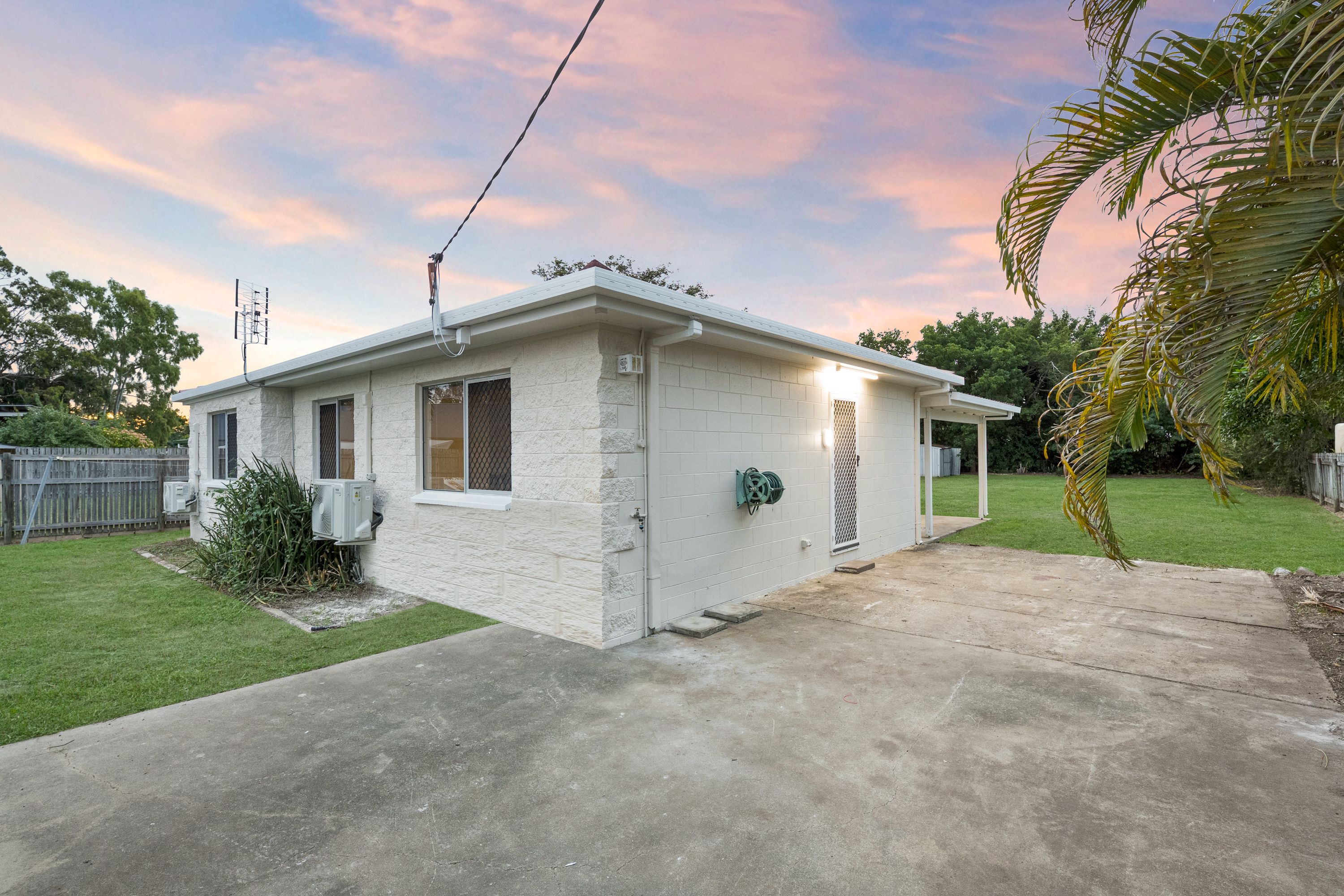 23 Violet Crescent, Rasmussen QLD 4815