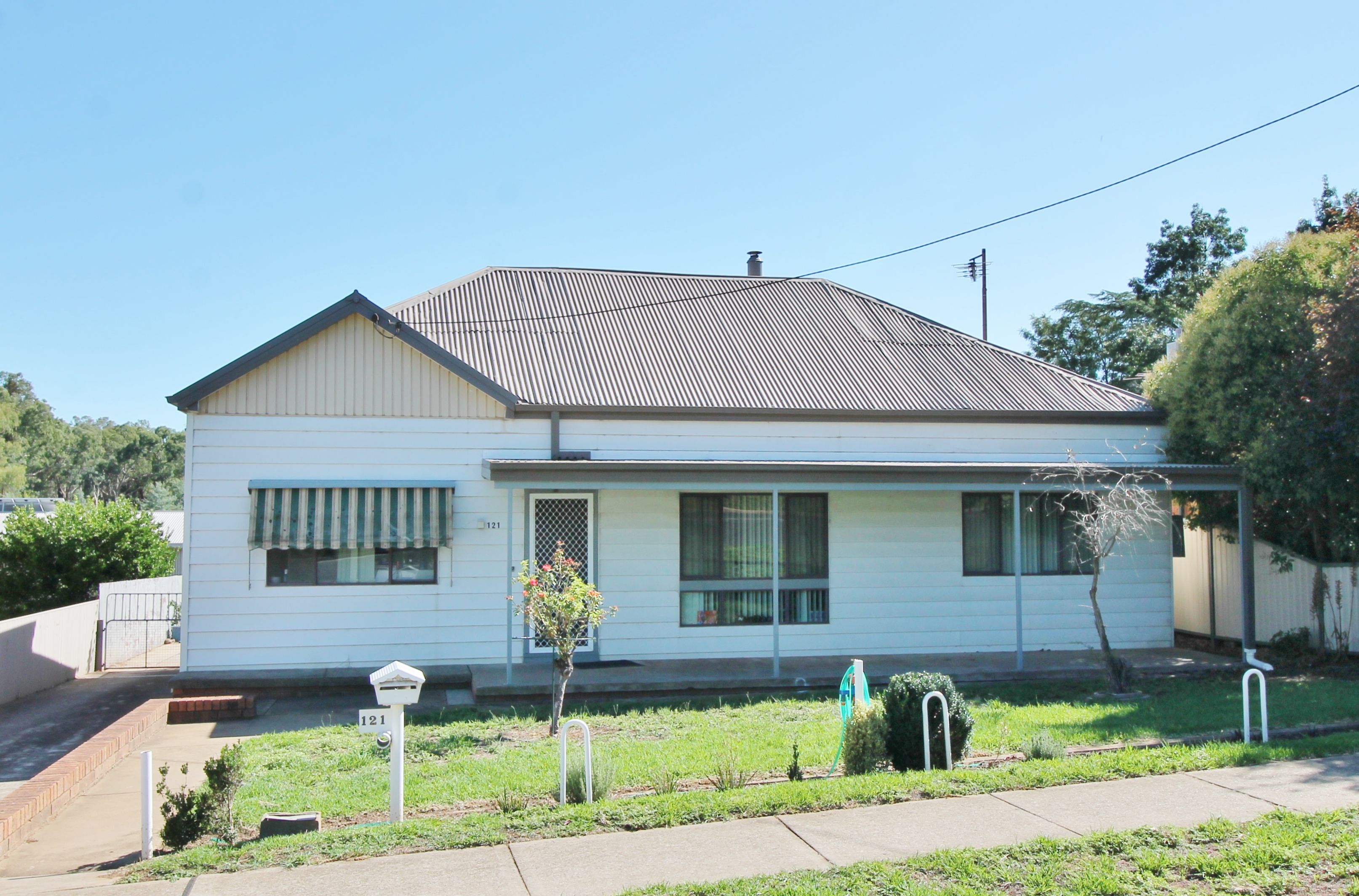 121 William Street, Young NSW 2594
