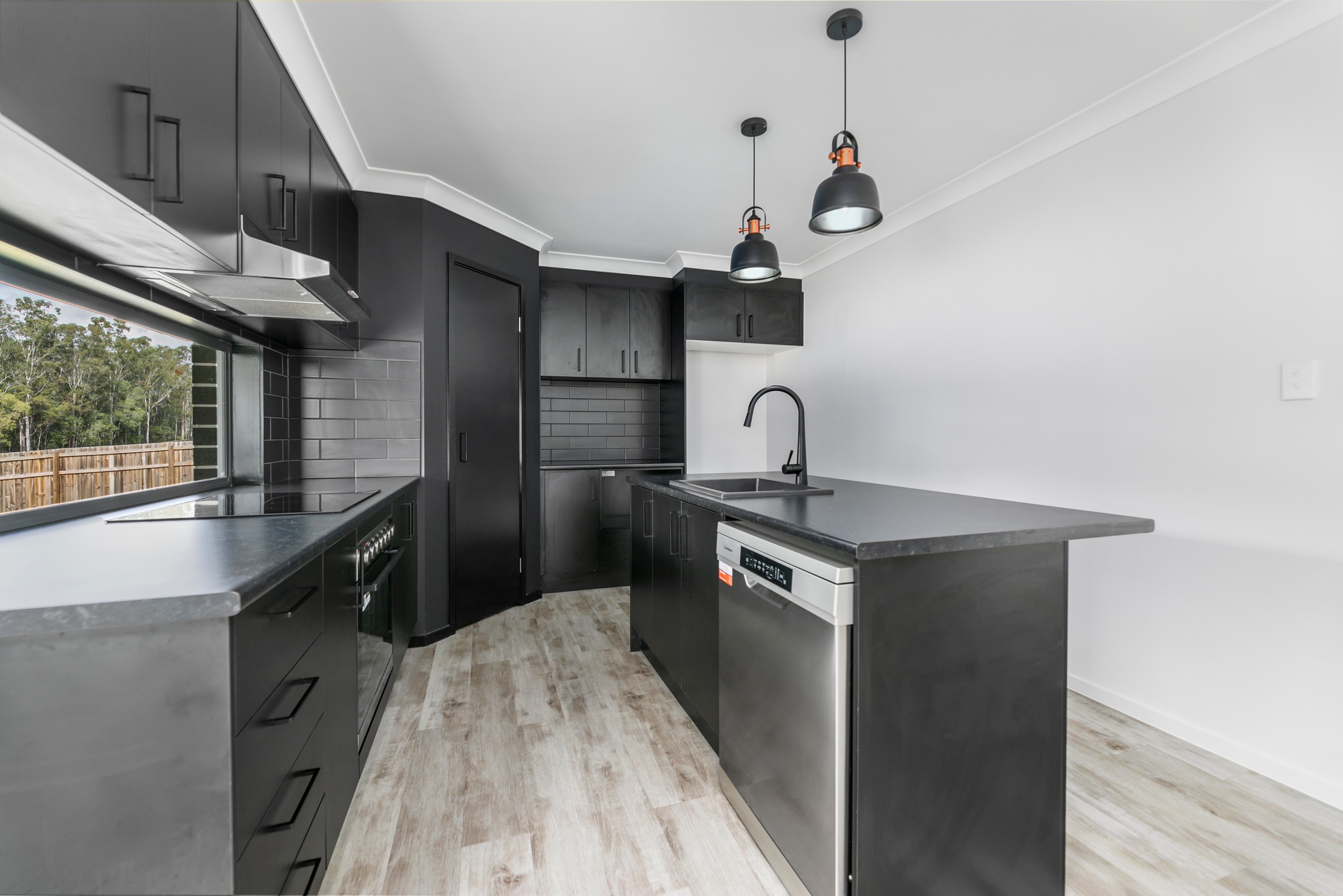 21 Twin Oaks Court, Woodford, QLD 4514