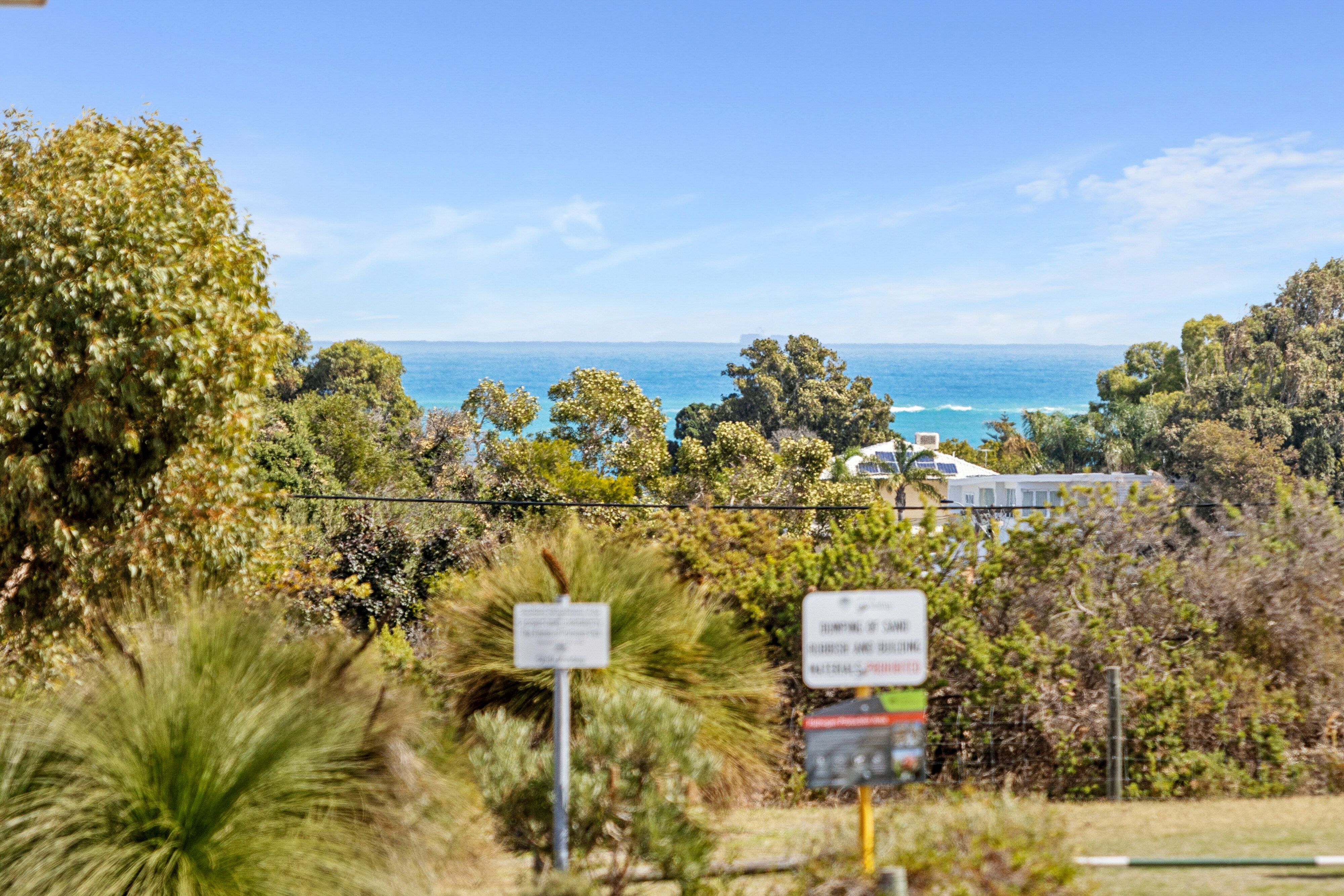 4 Elfreda Avenue, Sorrento, WA 6020