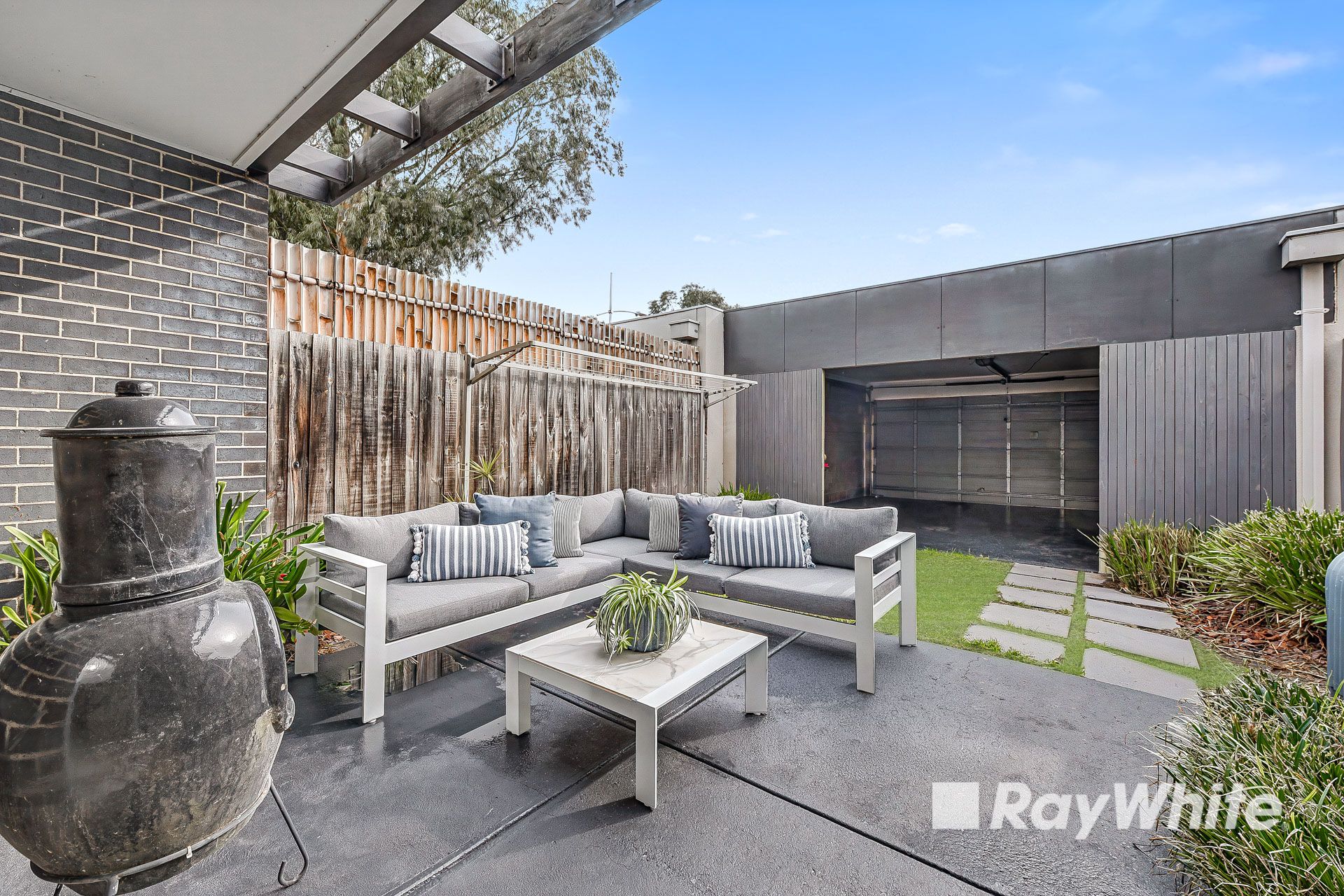 16 Everitt Street — photo 11 of 13