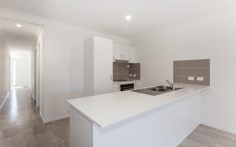 1/17 Pemswood Close, Deebing Heights, QLD 4306