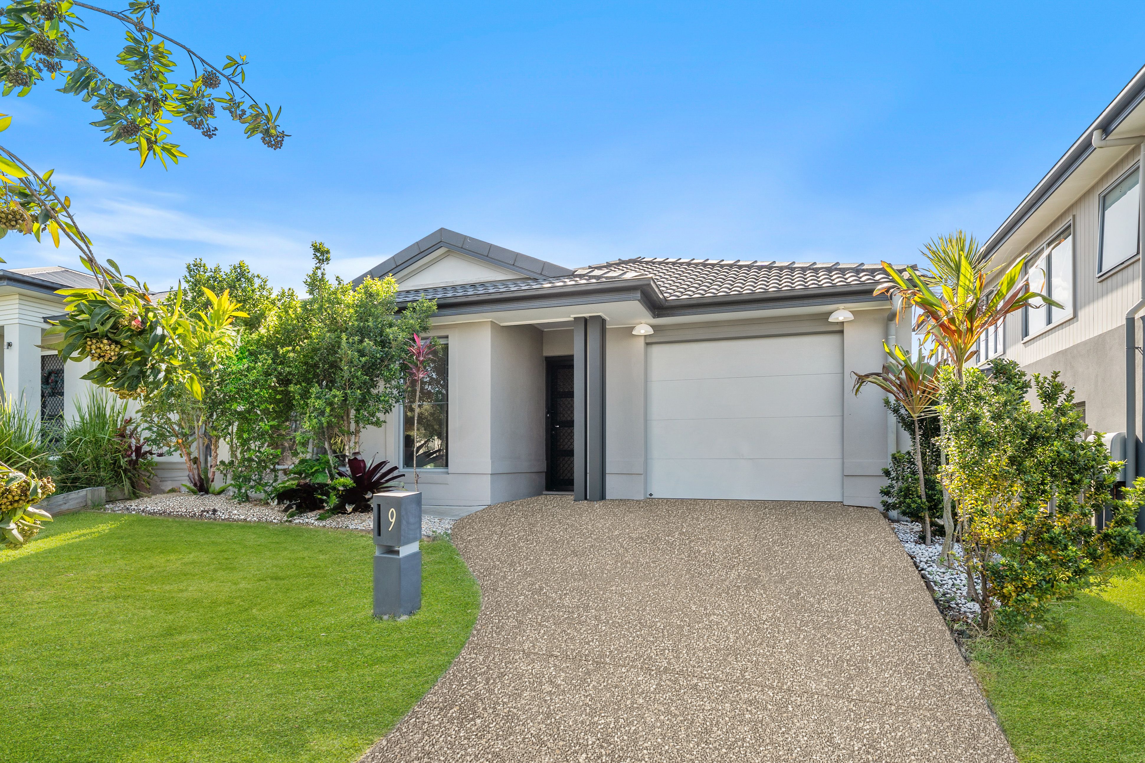 9 Mount Glorious Street, Park Ridge, QLD 4125