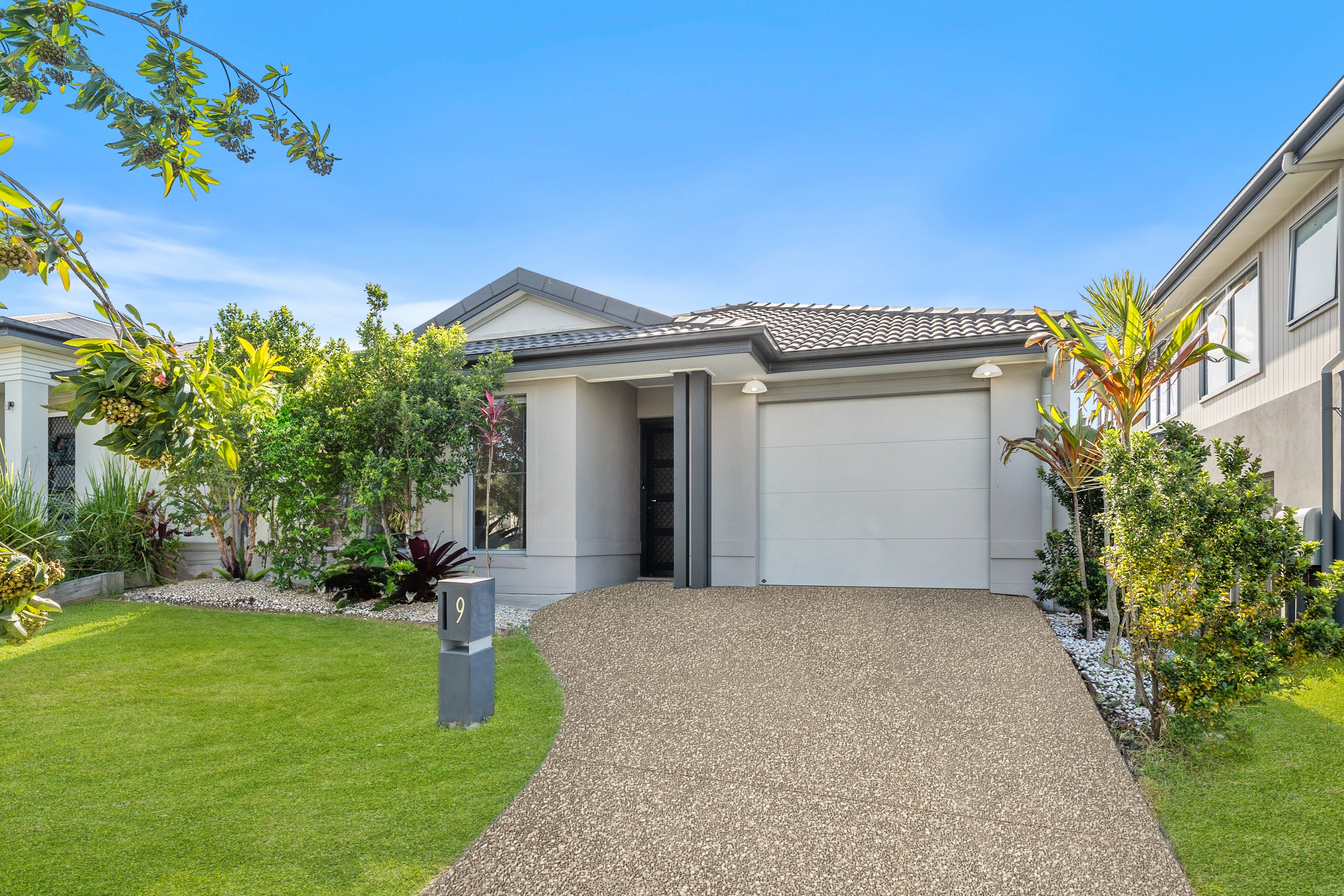 9 Mount Glorious Street, Park Ridge, QLD 4125