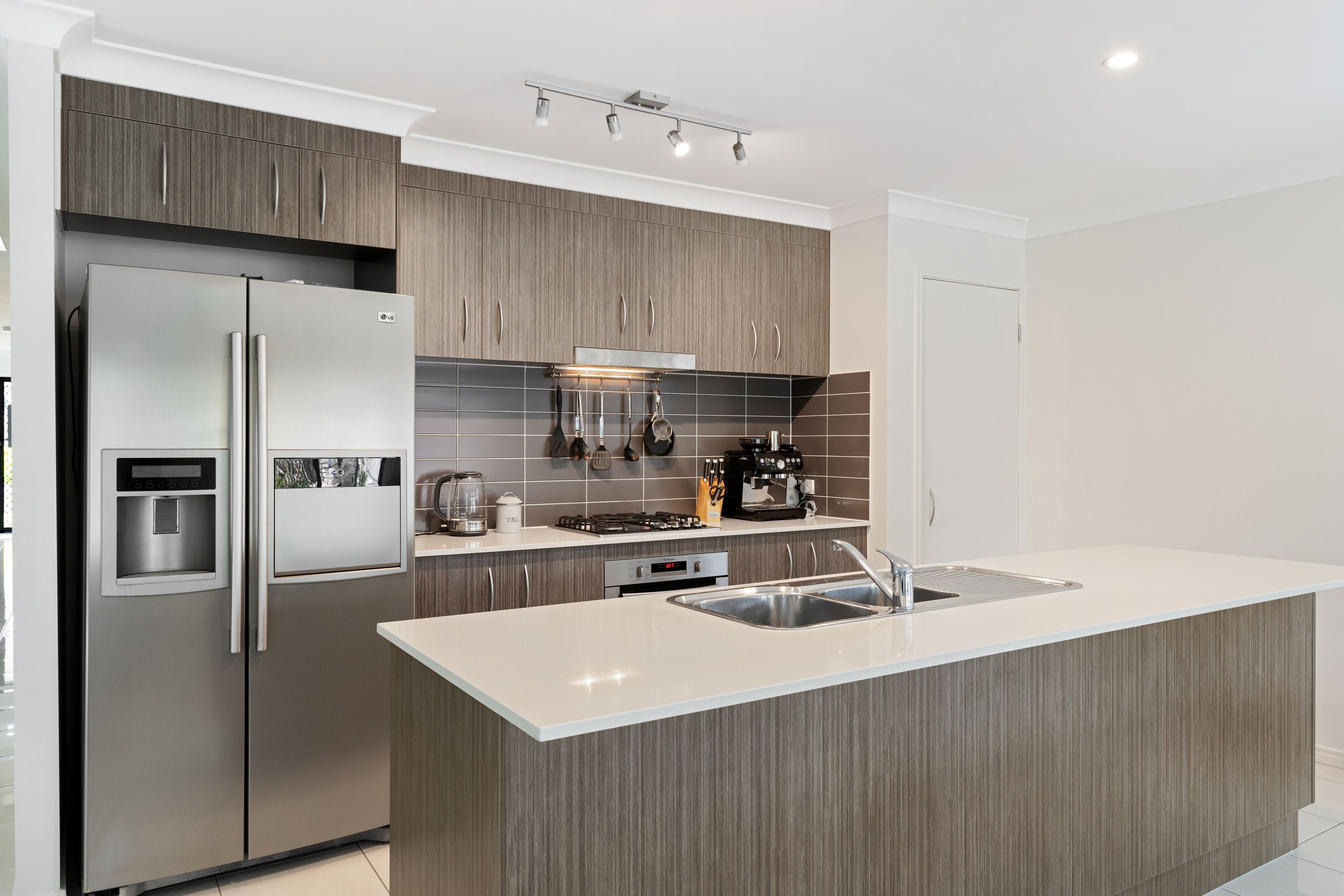 11 Moreton Street, Fitzgibbon, QLD 4018