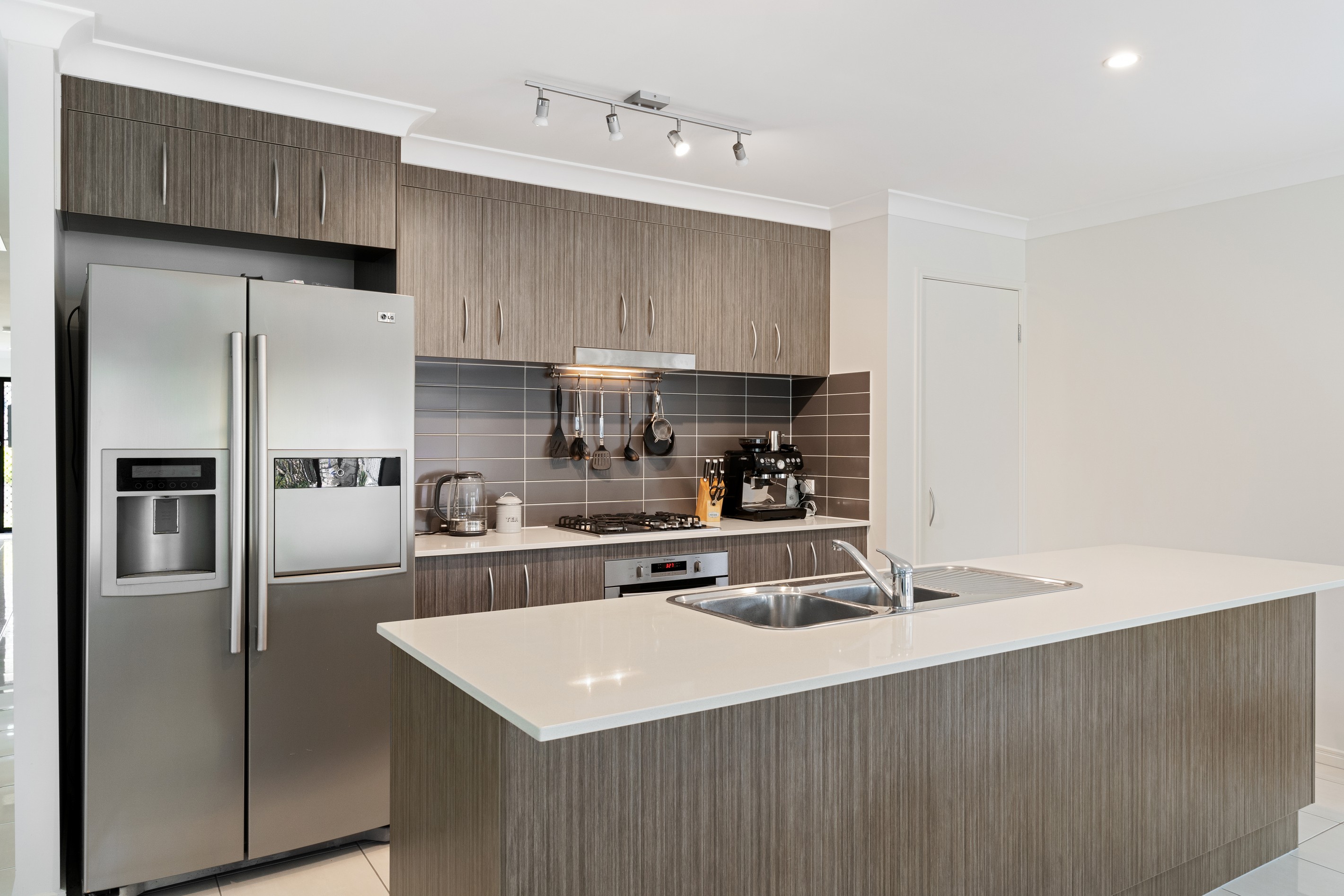 11 Moreton Street, Fitzgibbon, QLD 4018
