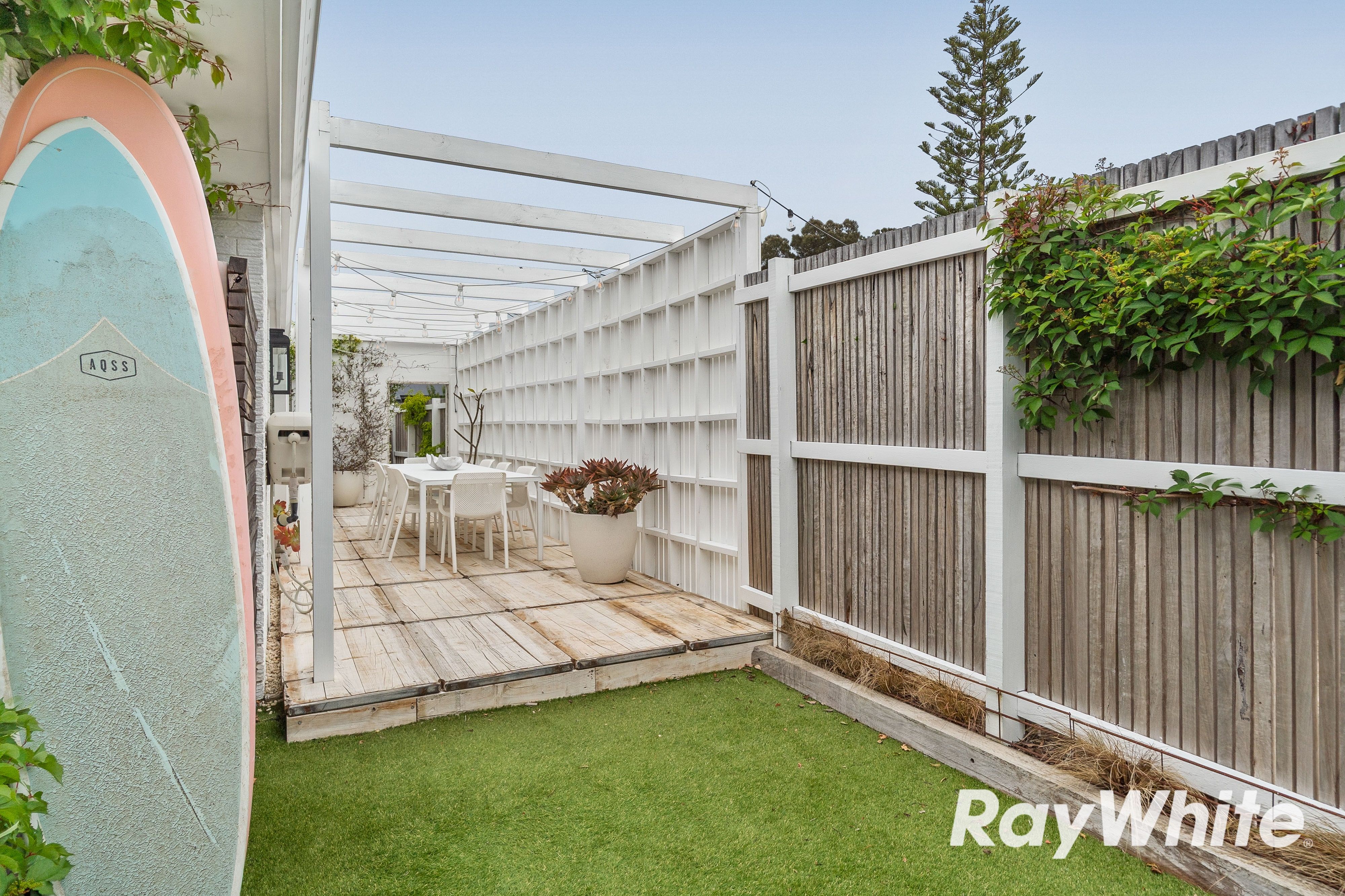 15 Clyde Place — photo 4 of 28