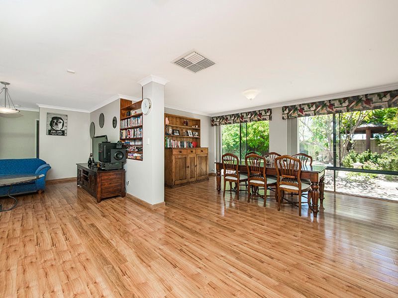 4 Rutherford Square, Orelia, WA 6167