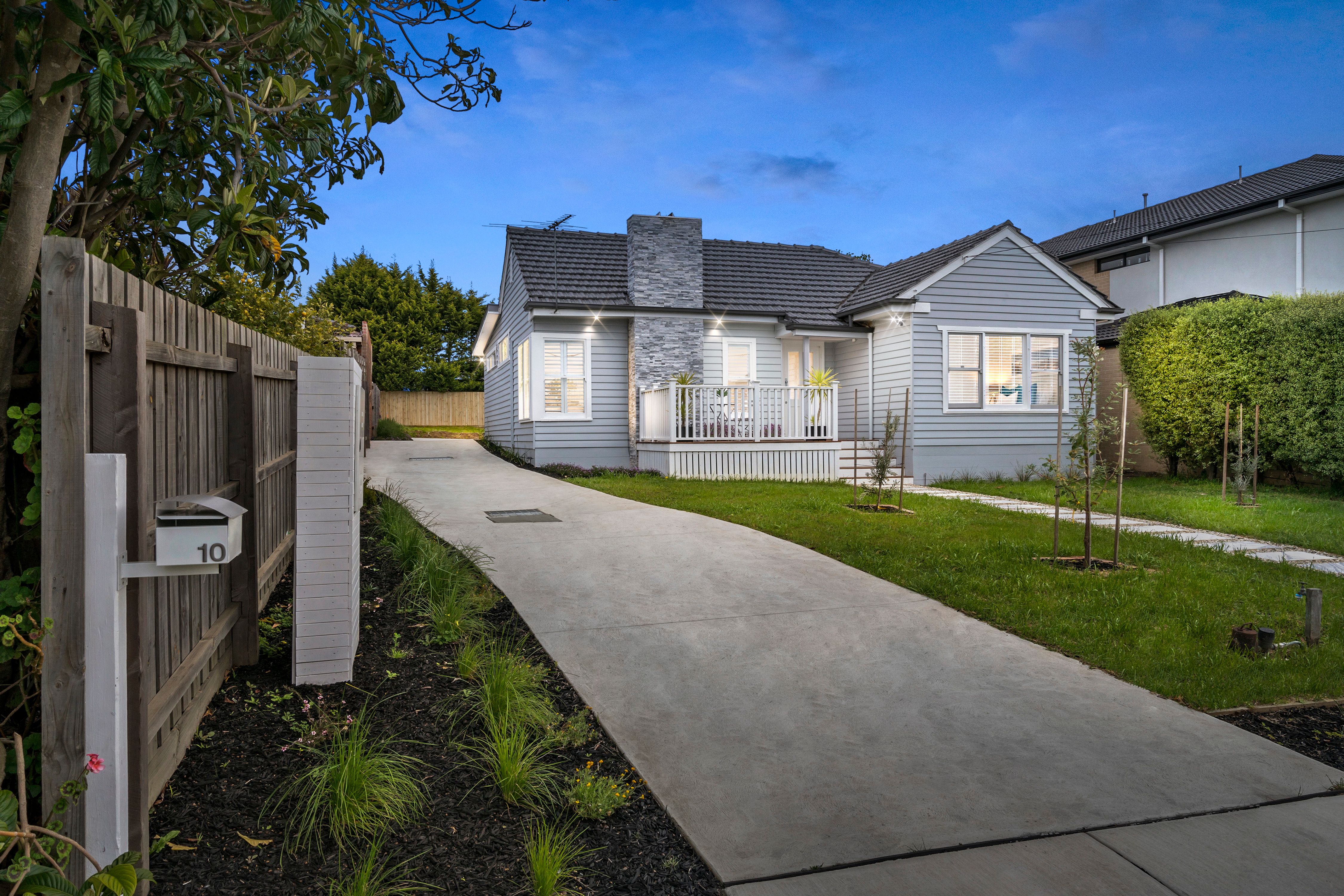 10 Gowrie Avenue, Frankston South VIC 3199