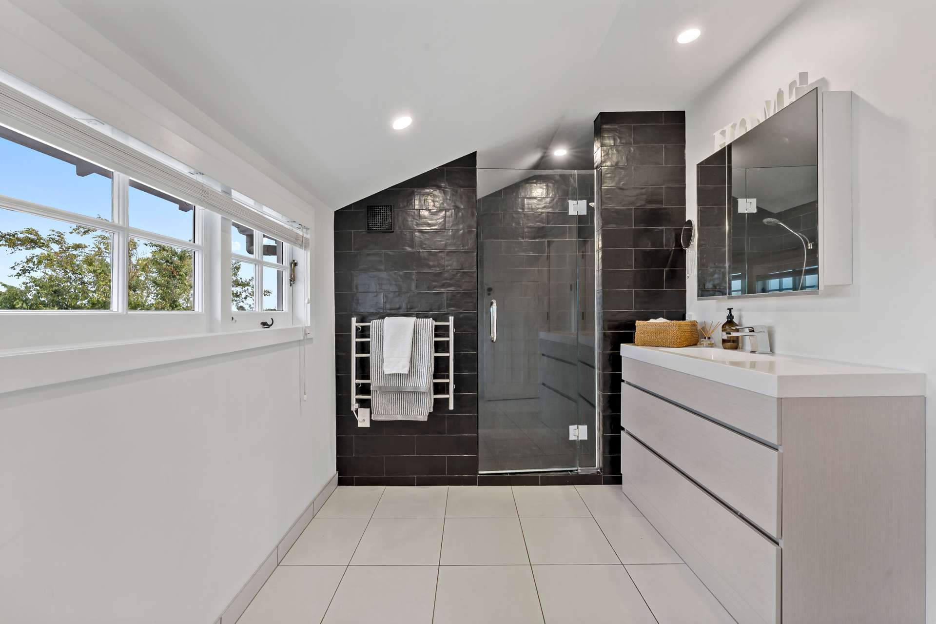 54 Lucerne Road photo 15