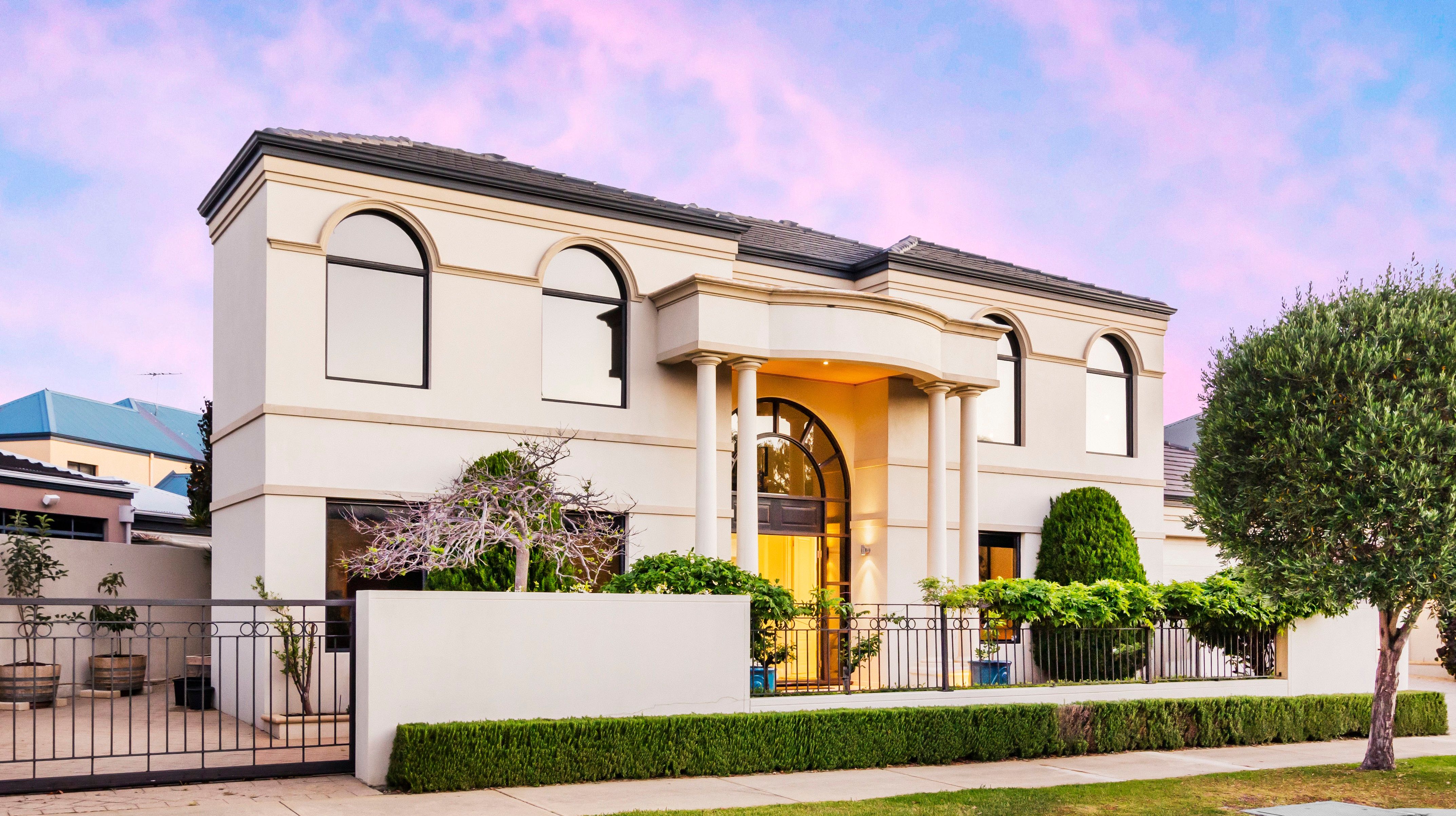 3 Crowley Vista, Salter Point, WA 6152