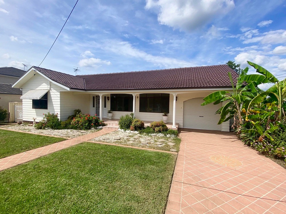 9 Wattle Avenue, Macquarie Fields, NSW 2564