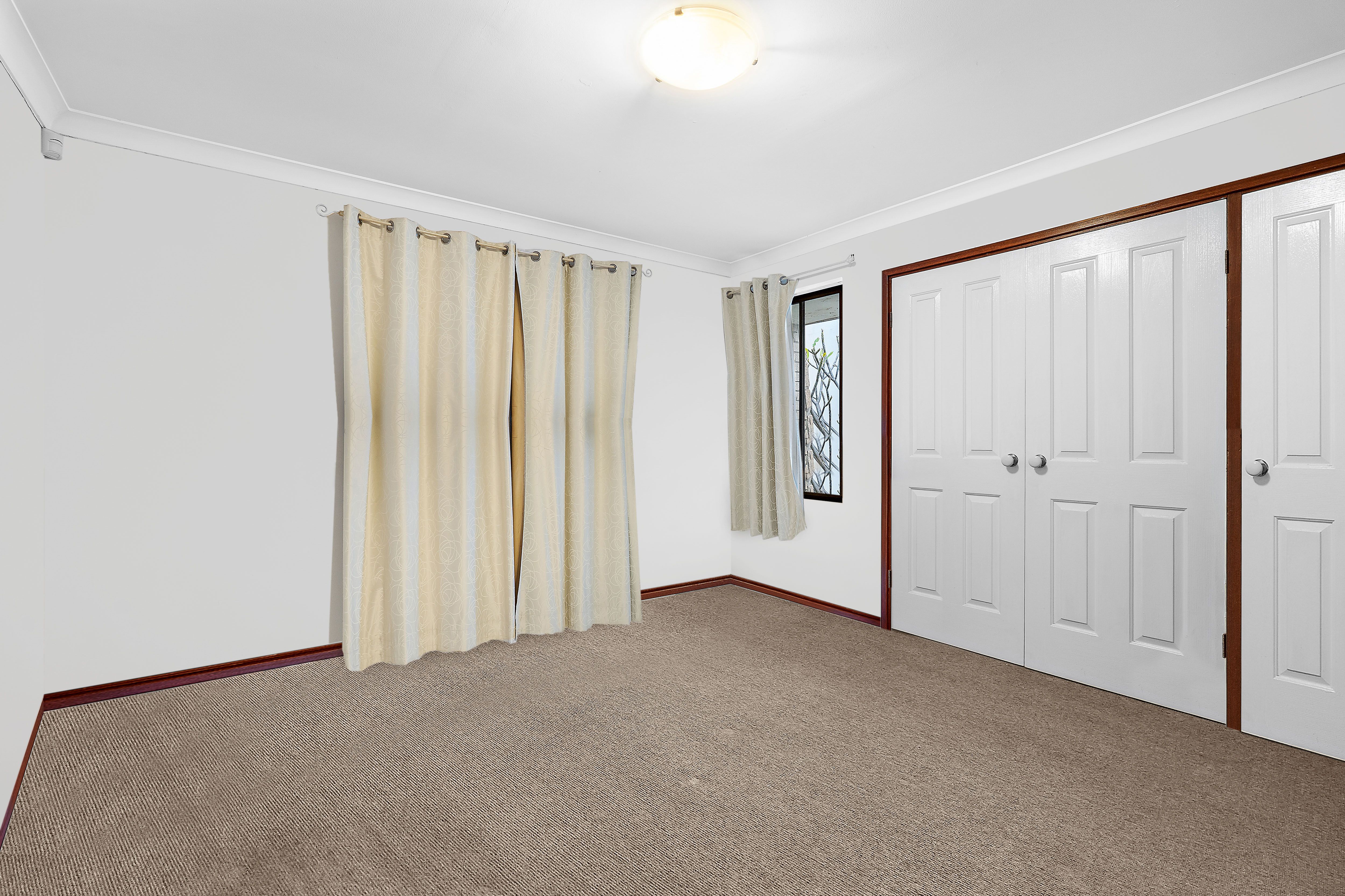31 Huggins Road — photo 9 of 18