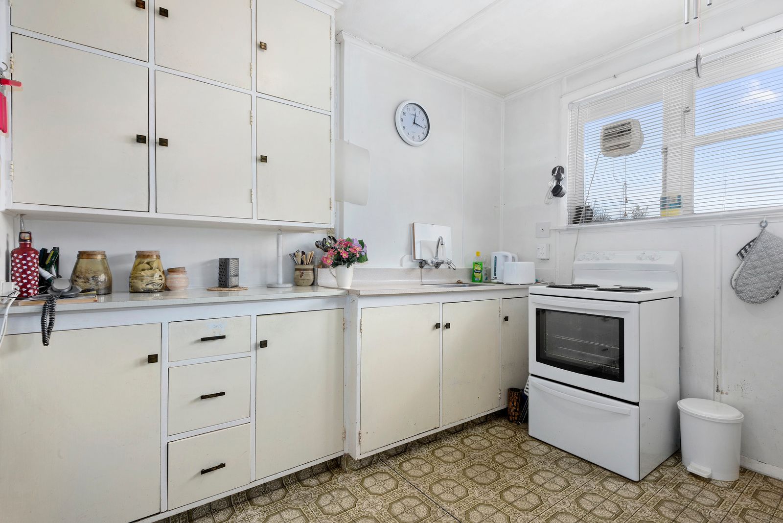 Flat 3/22 Hall Grove, Ebdentown, Upper Hutt City