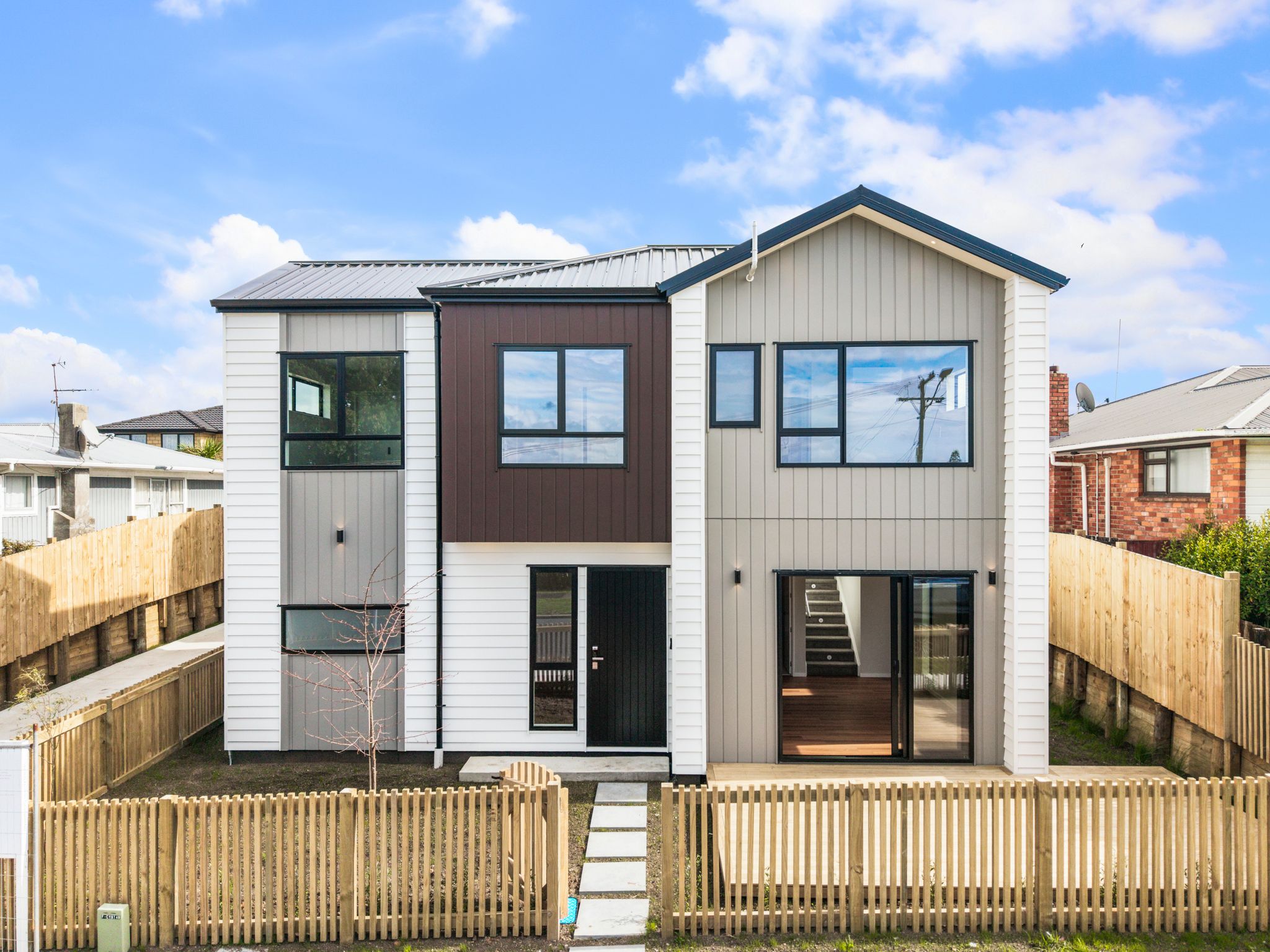 2/4 Tawa Crescent, Manurewa, Manukau City