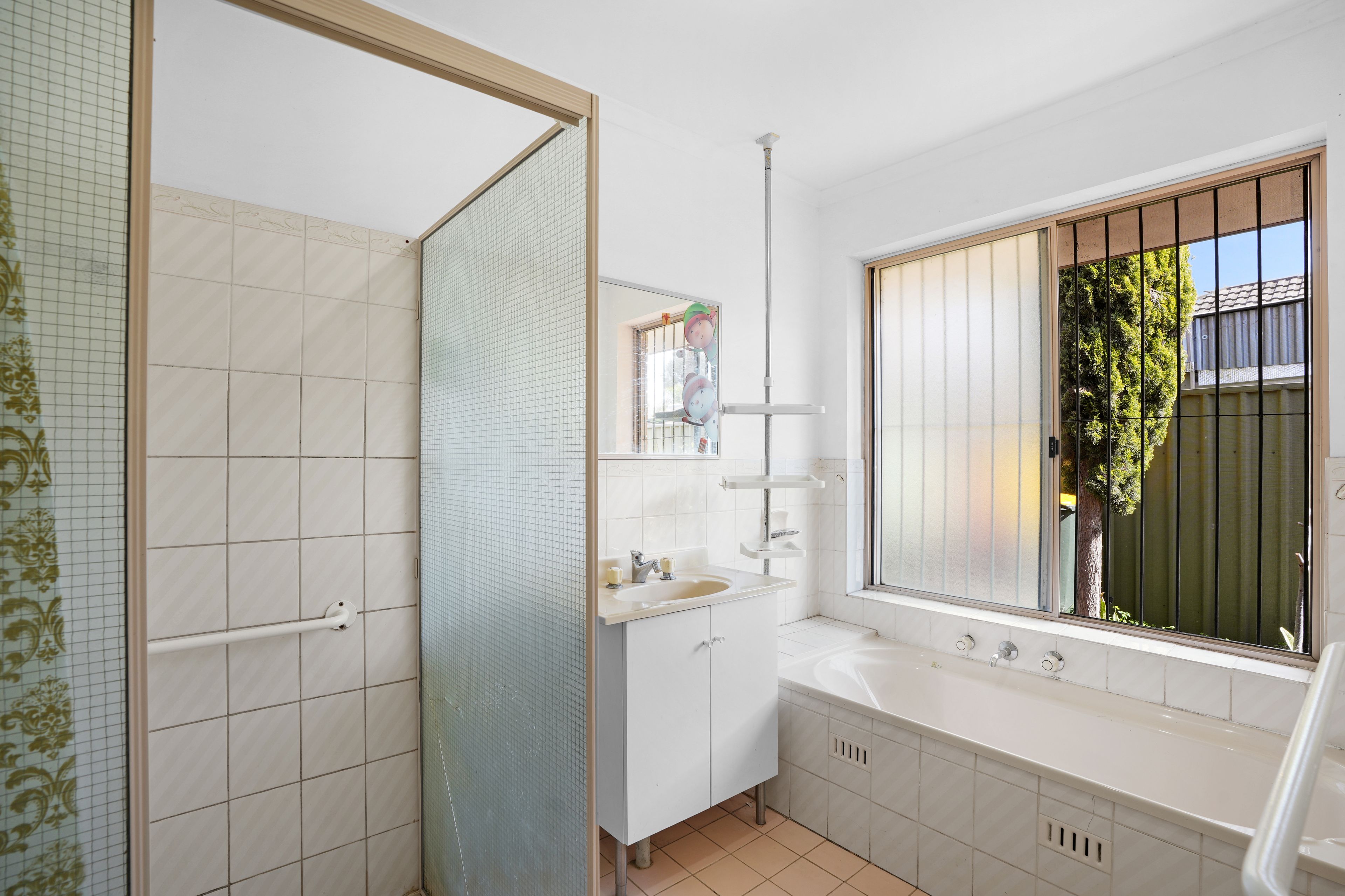 303 Kings Road — photo 9 of 12