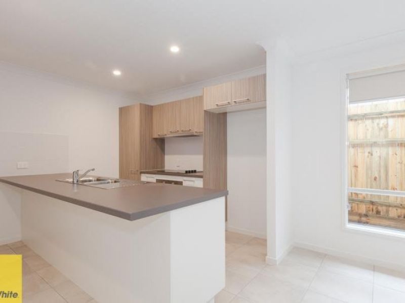90 Napier Circuit, Silkstone, QLD 4304