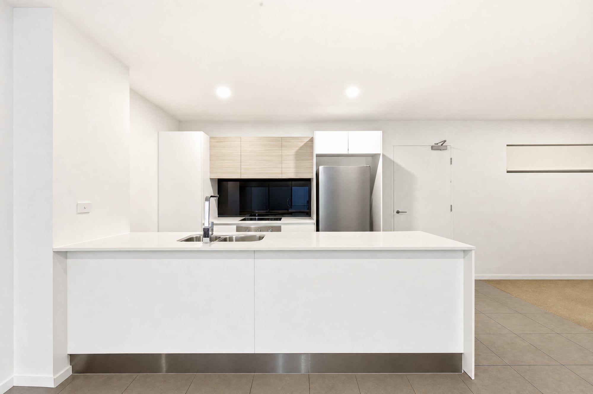 2201/1-7 Waterford Court — photo 3 of 20