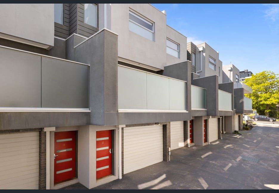 12/142-144 Thames Street — photo from Ray White Balwyn