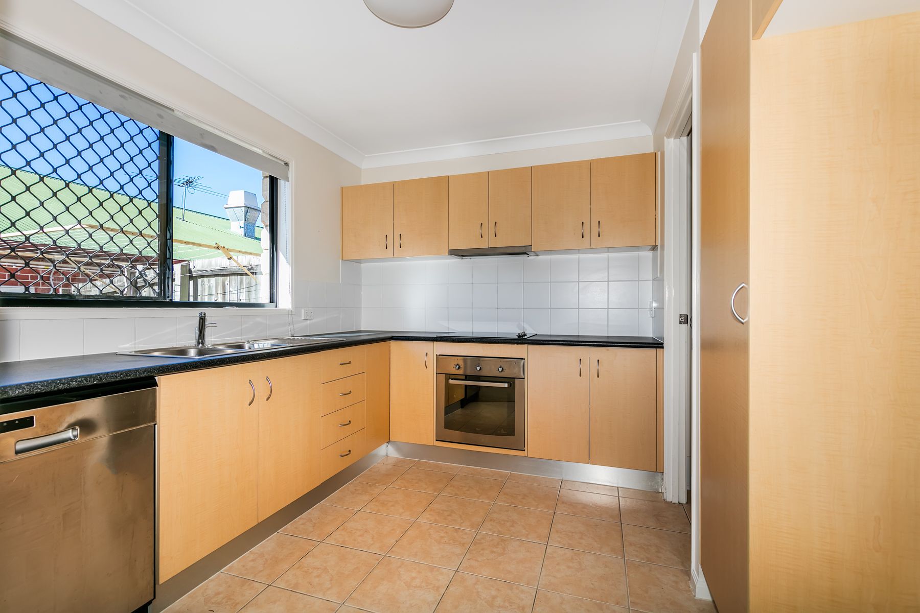 111/18 Loganlea Road, Waterford West, QLD 4133