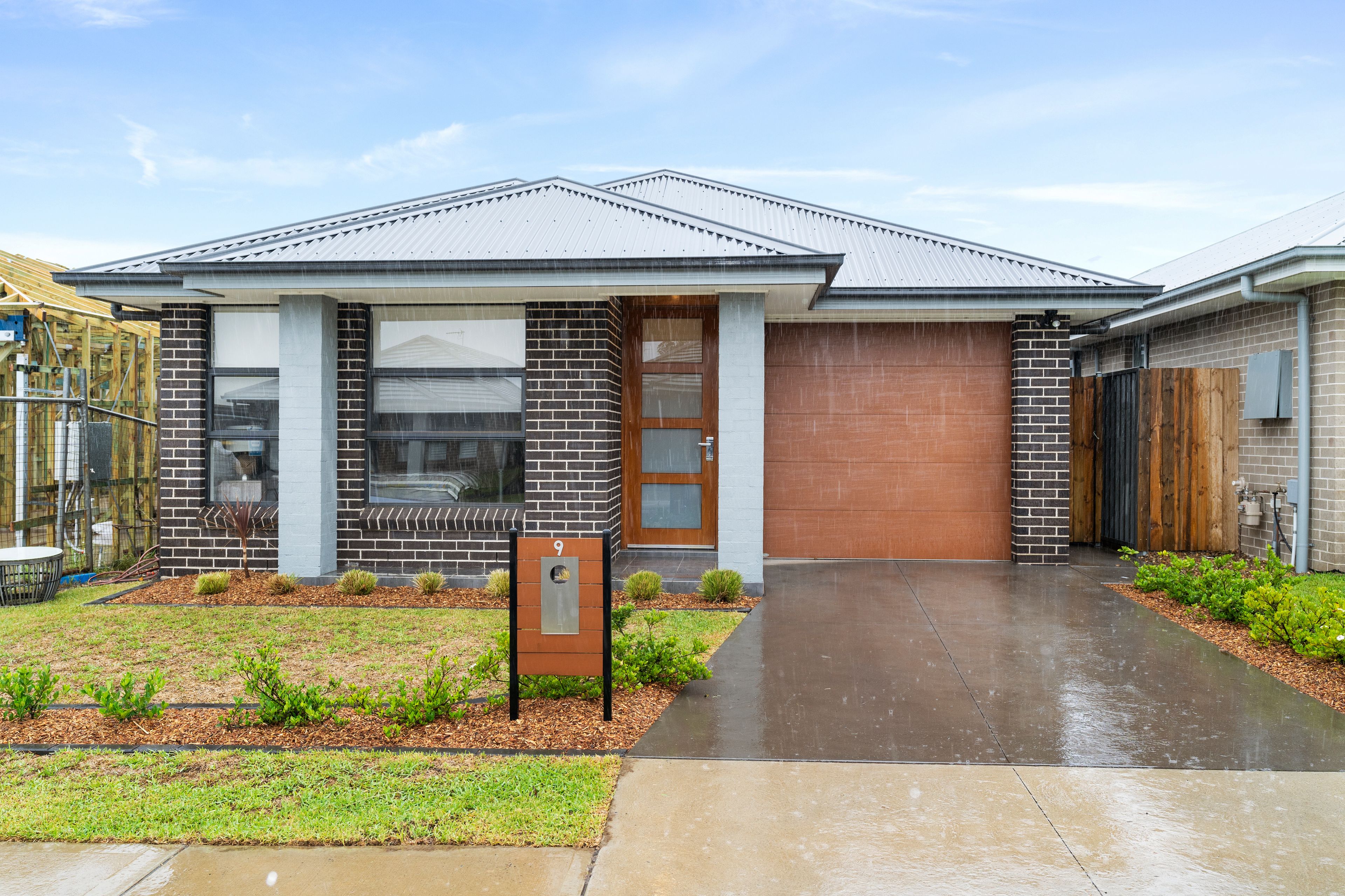 9 Thiele Street, Spring Farm NSW 2570