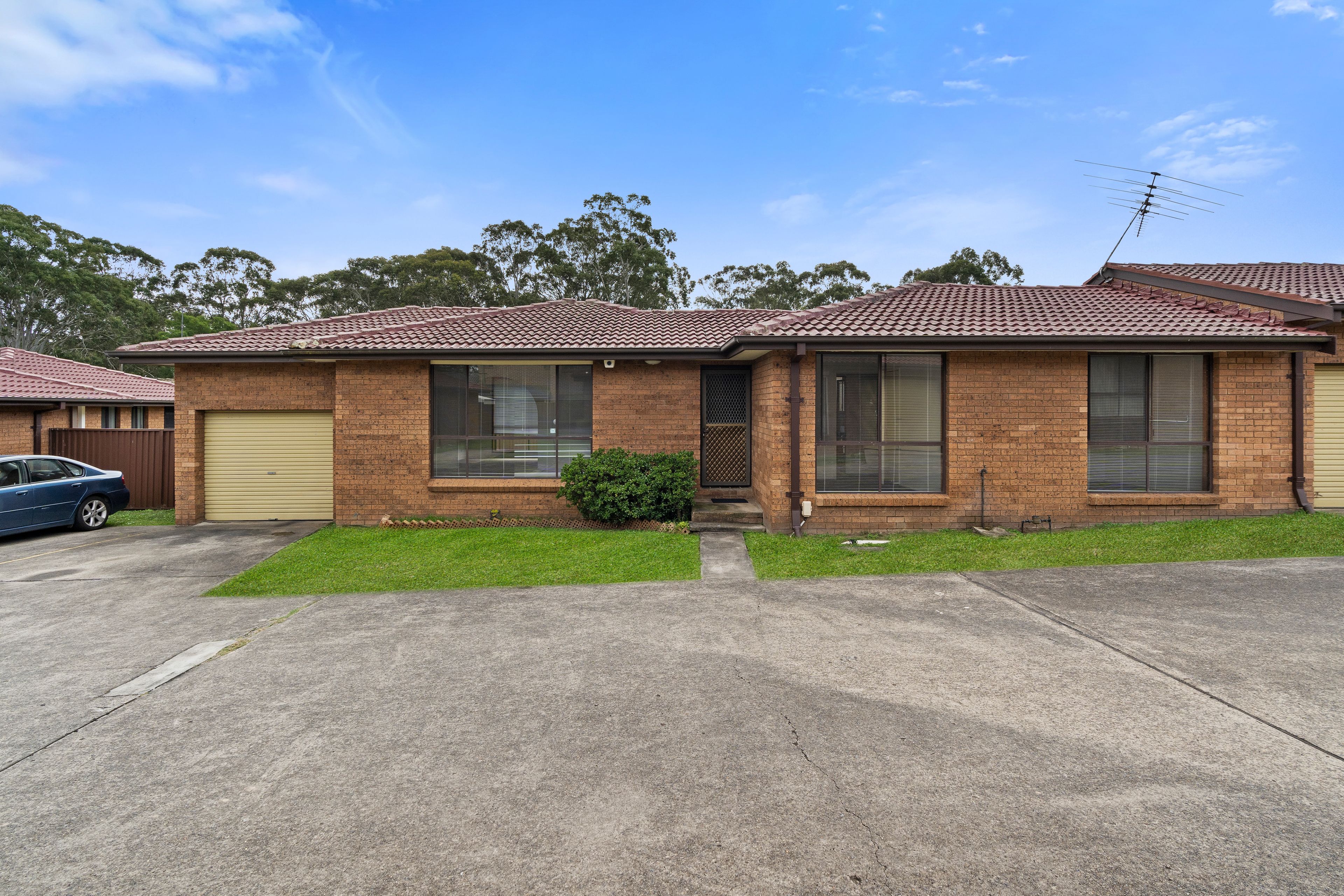 4 Mary Street, Macquarie Fields NSW 2564