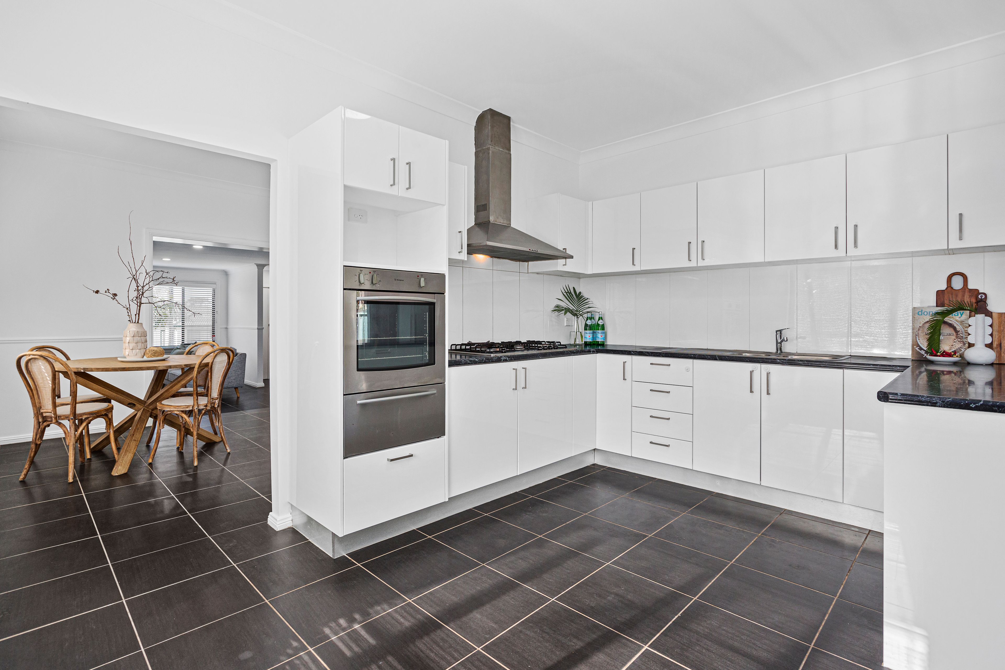 33 Daphne Street, Barrack Heights, NSW 2528