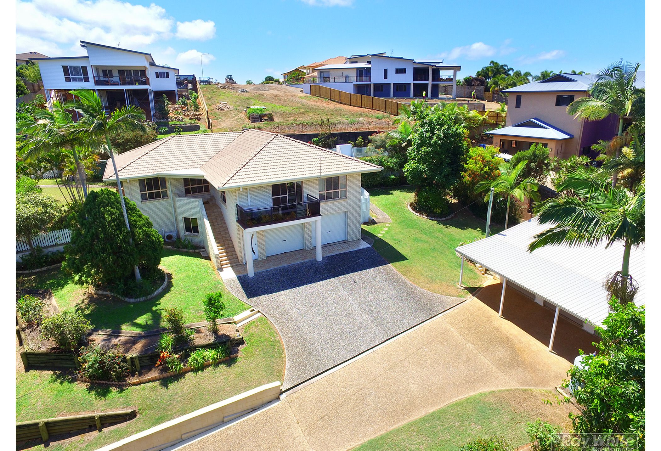 5 Bradford Avenue, Pacific Heights, QLD 4703