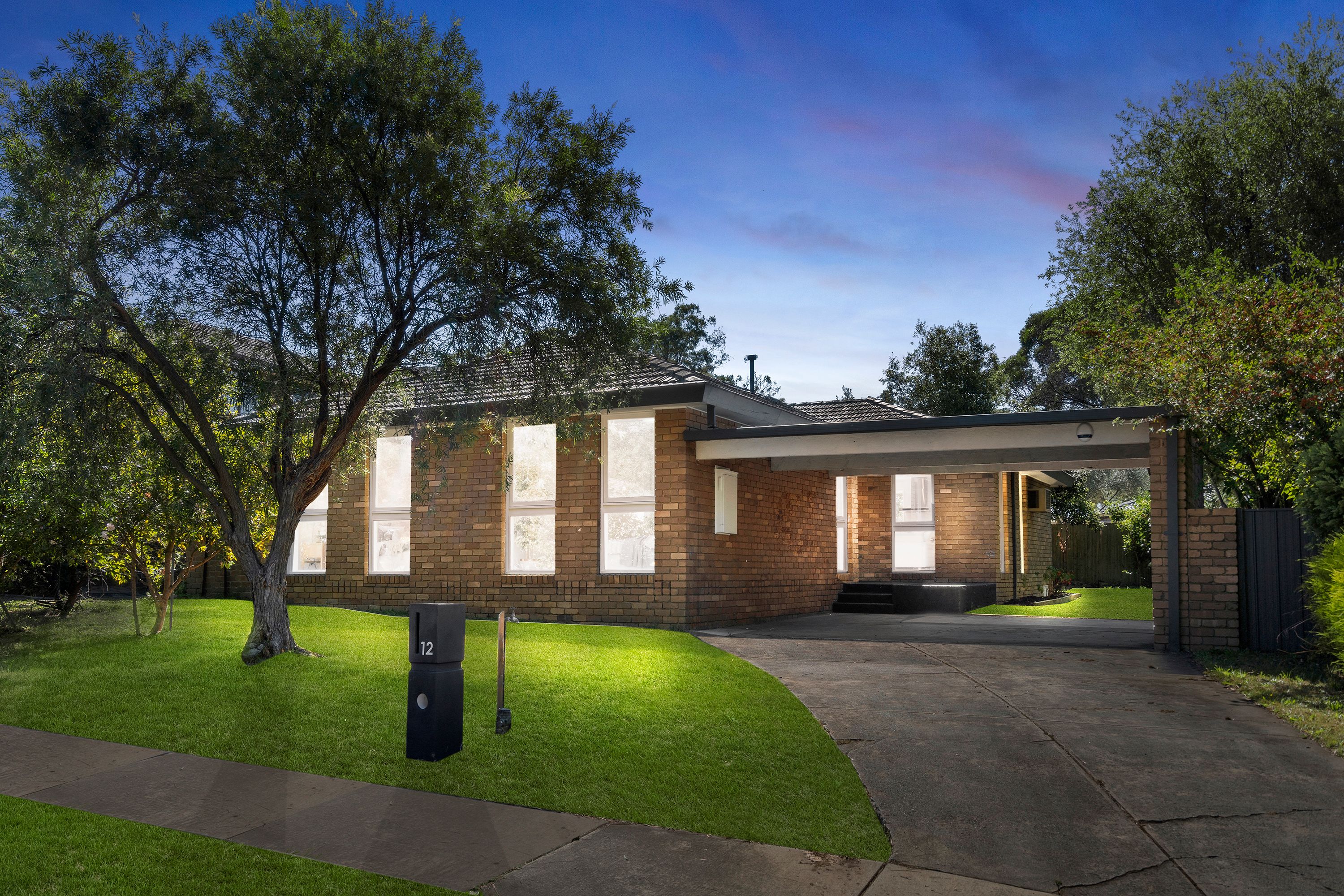 12 Burlington Crescent, Wantirna VIC 3152
