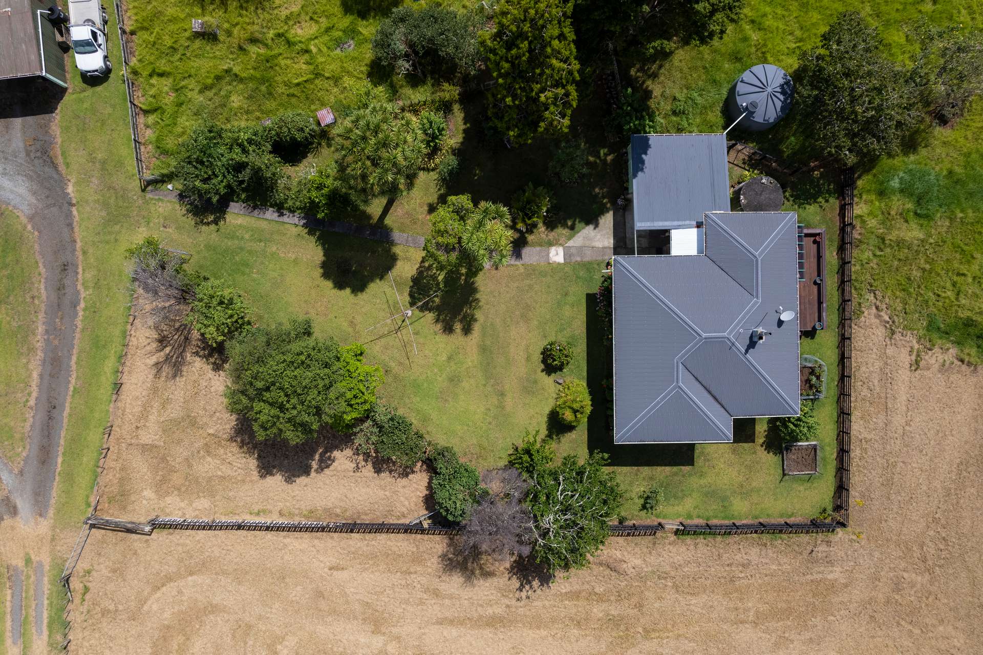 593 Peria Road photo 24