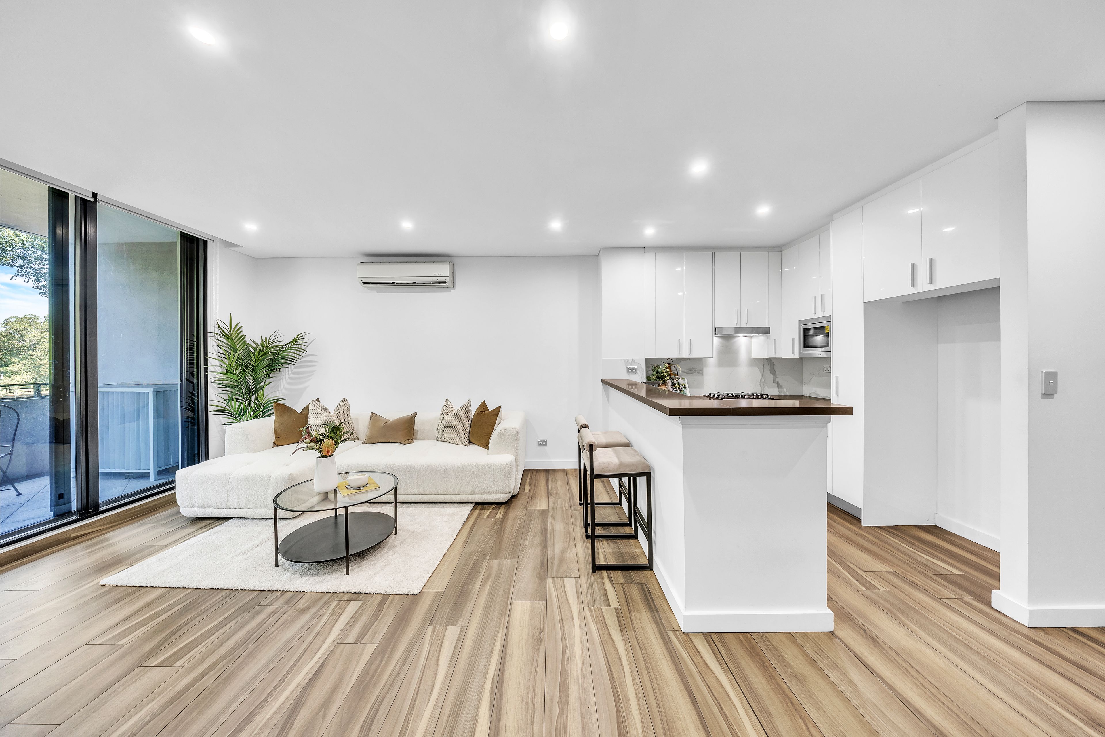 141/310 Wattle Street — photo 3 of 16