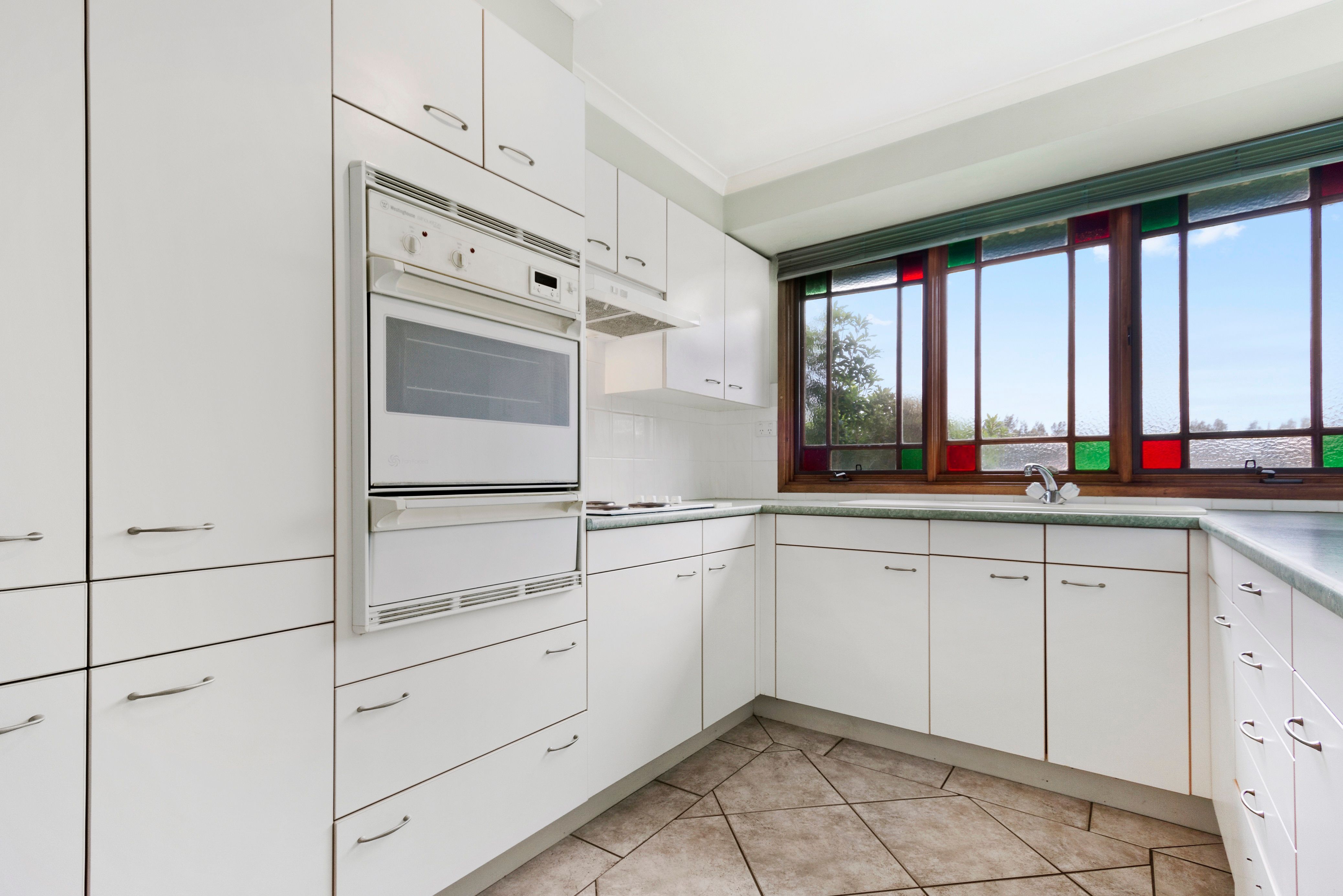 1 Hawks Nest Place, Surfside, NSW 2536