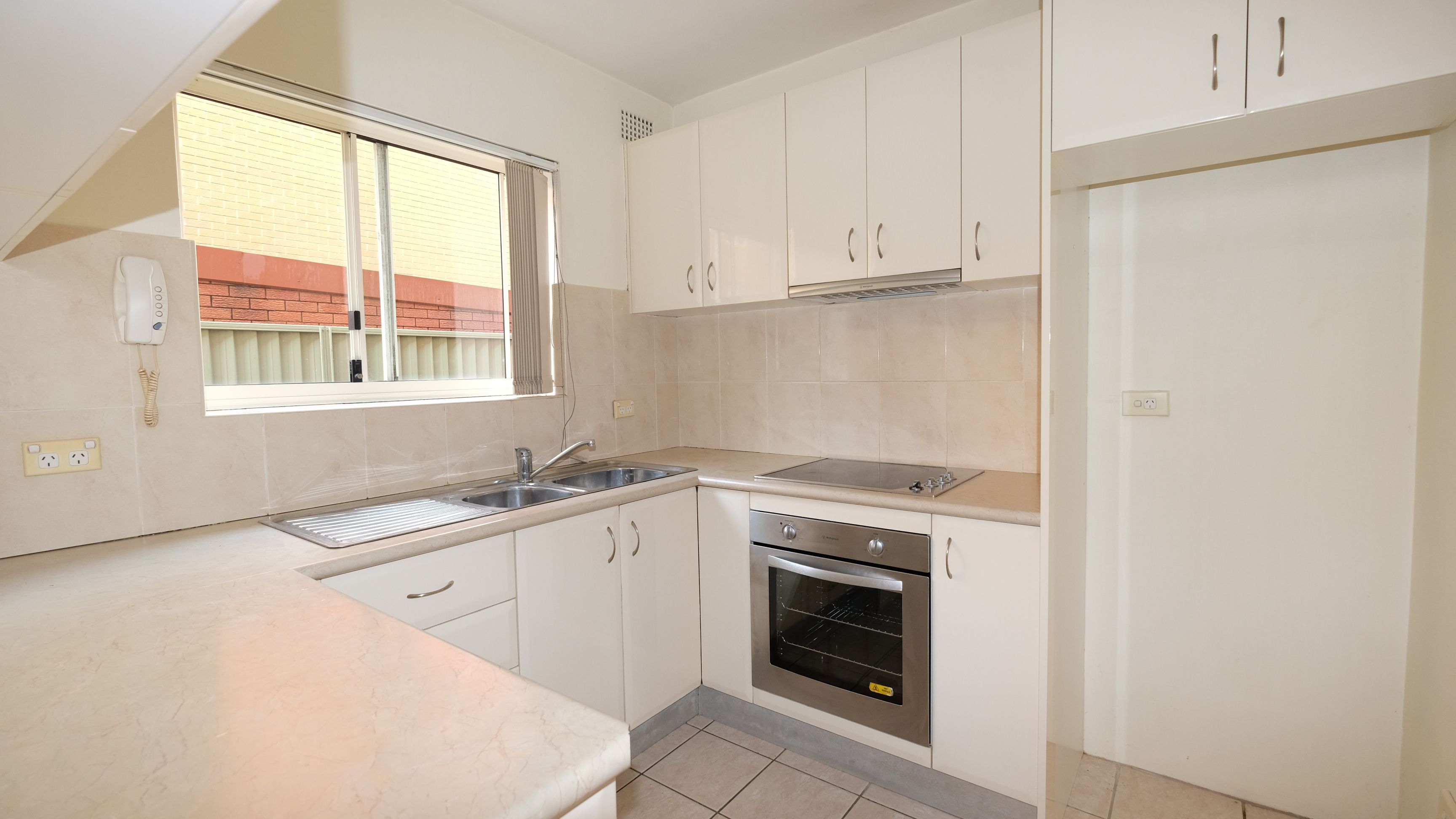 6/71 Doncaster Avenue — photo from Ray White Kingsford