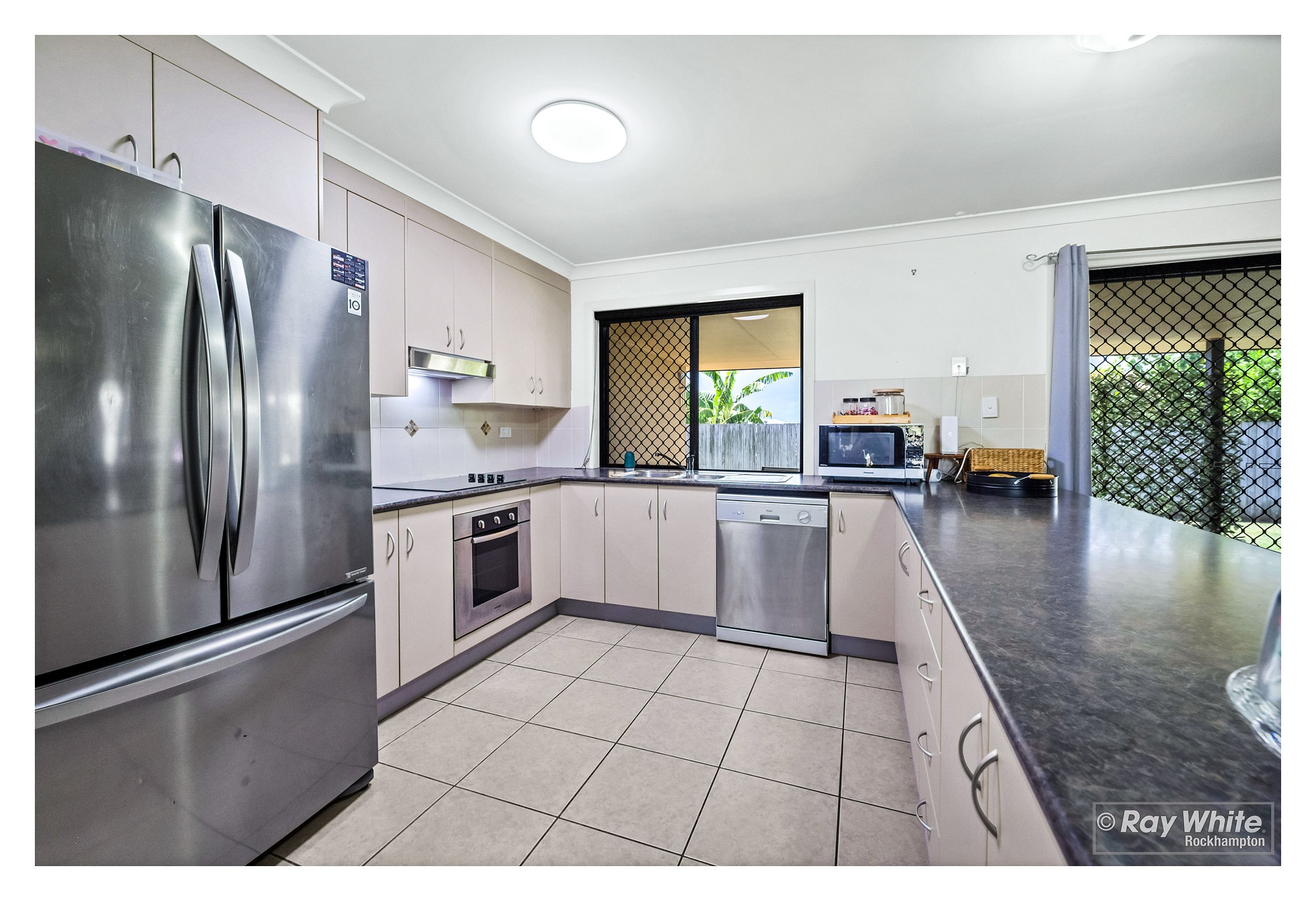 9 Mitchell Court, Gracemere, QLD 4702