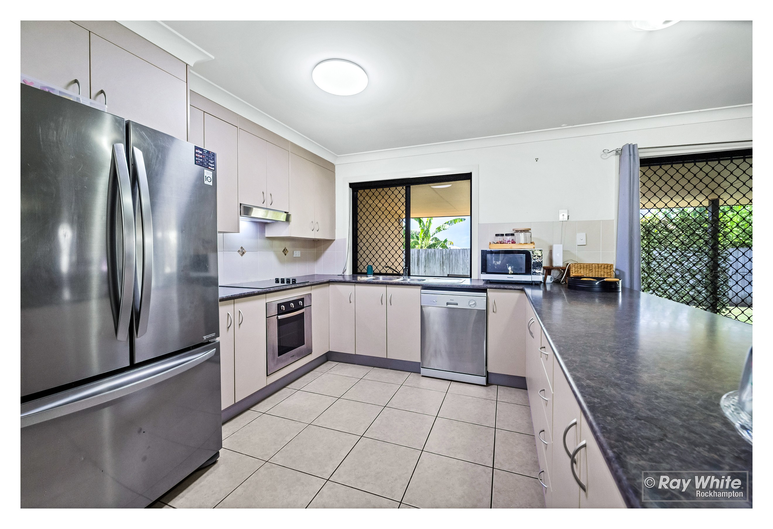 9 Mitchell Court, Gracemere, QLD 4702