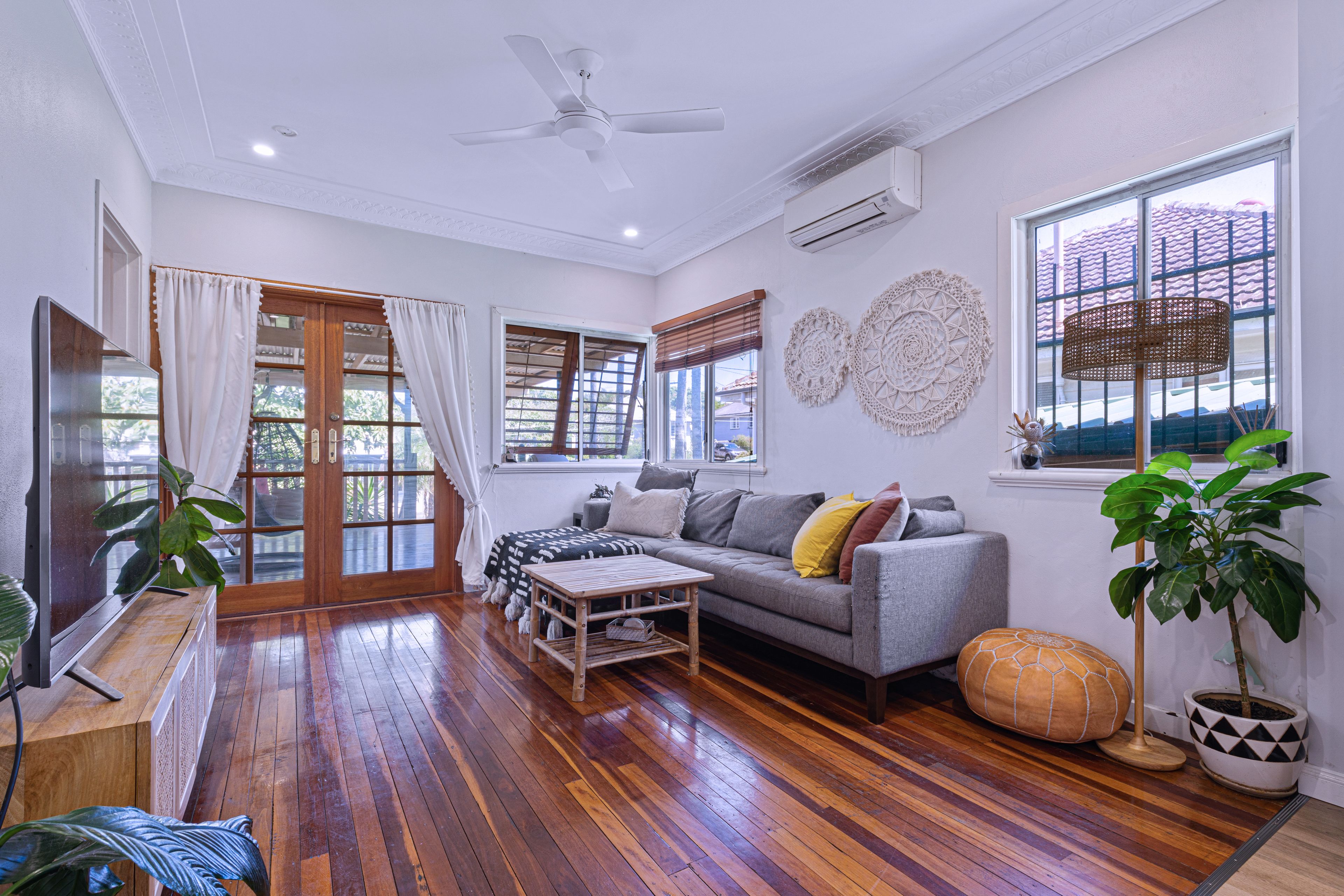 16 Long Street, Camp Hill QLD 4152