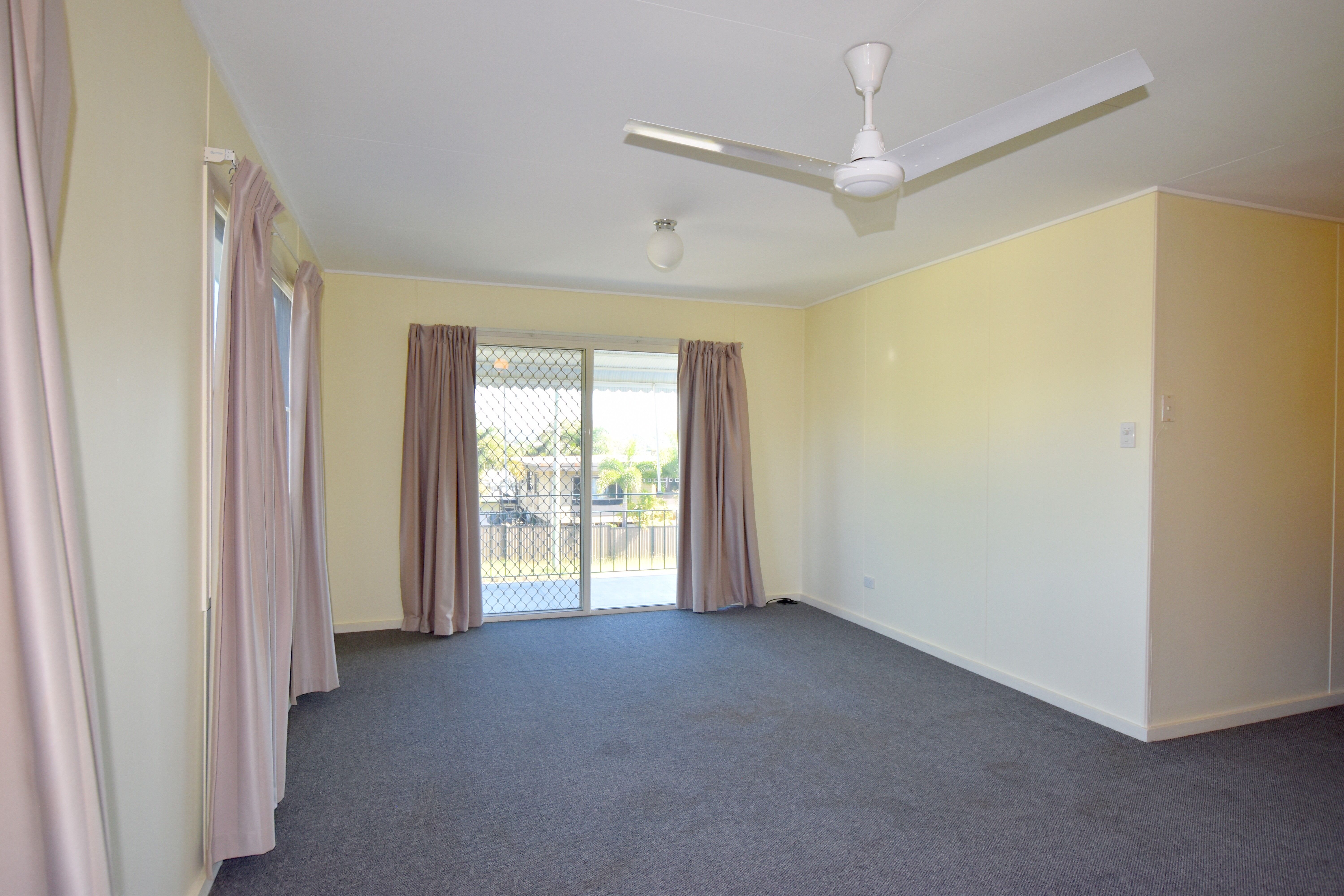 2/6 Byrne Street, West Gladstone, QLD 4680